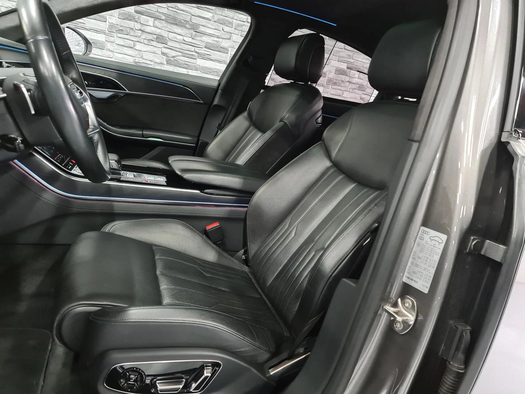 Hoofdafbeelding Audi A8