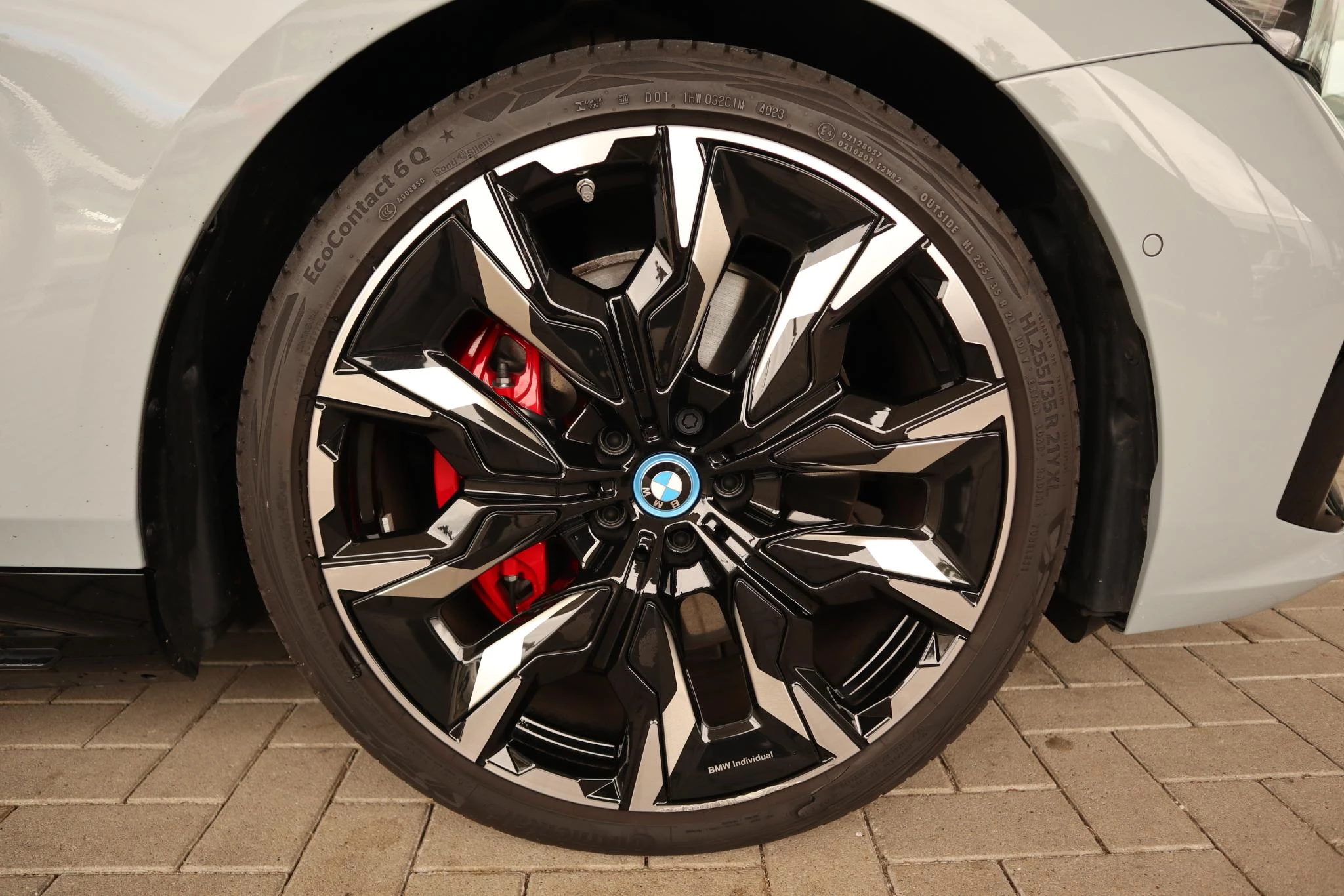 Hoofdafbeelding BMW i5