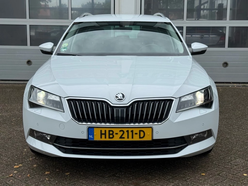 Hoofdafbeelding Škoda Superb