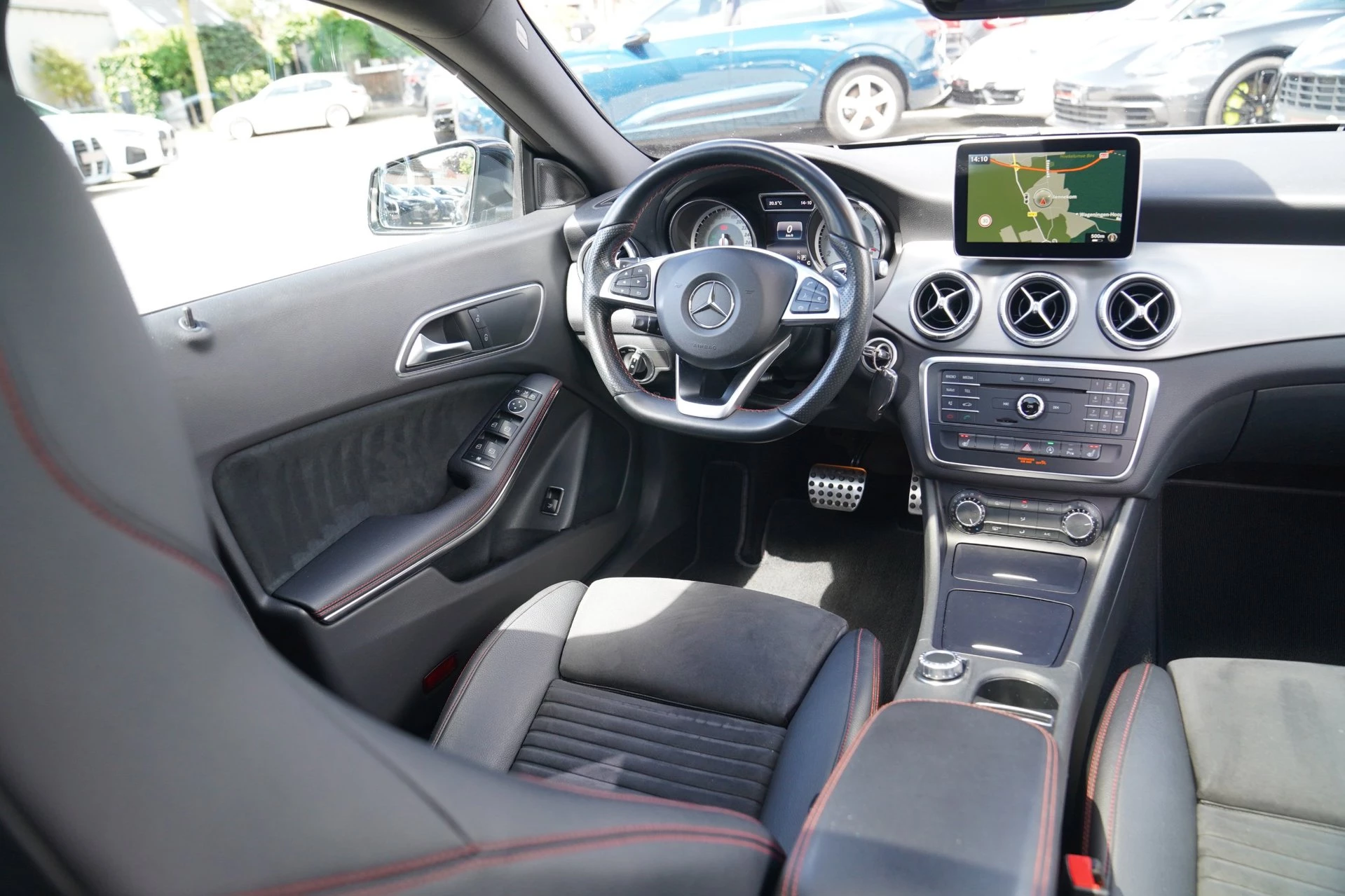 Hoofdafbeelding Mercedes-Benz CLA