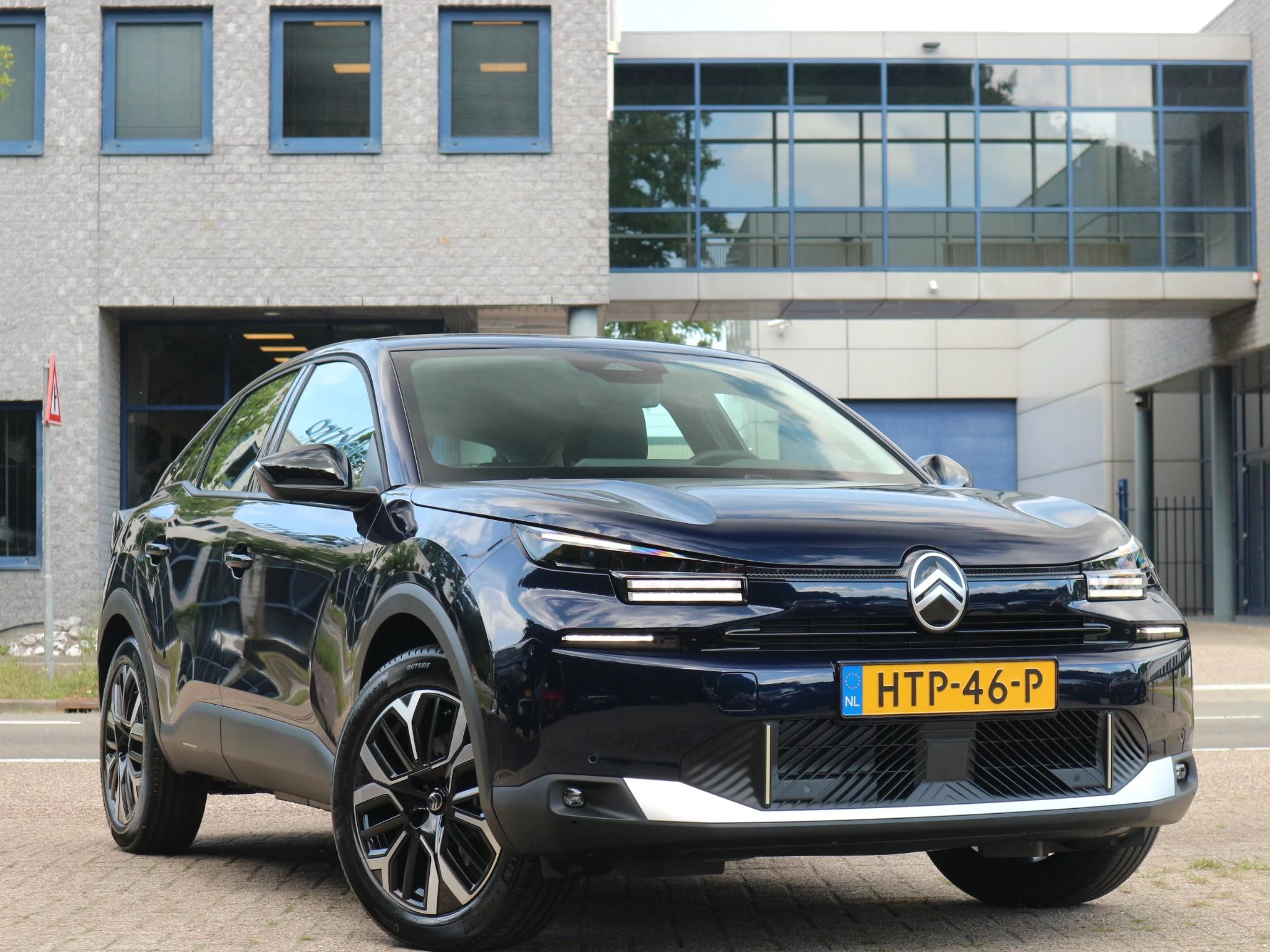 Hoofdafbeelding Citroën ë-C4