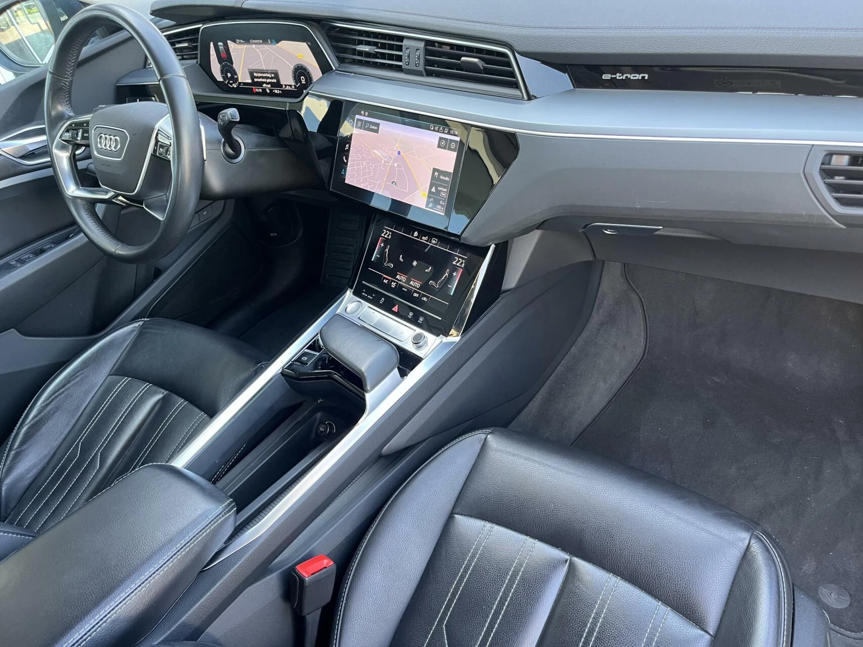 Hoofdafbeelding Audi e-tron
