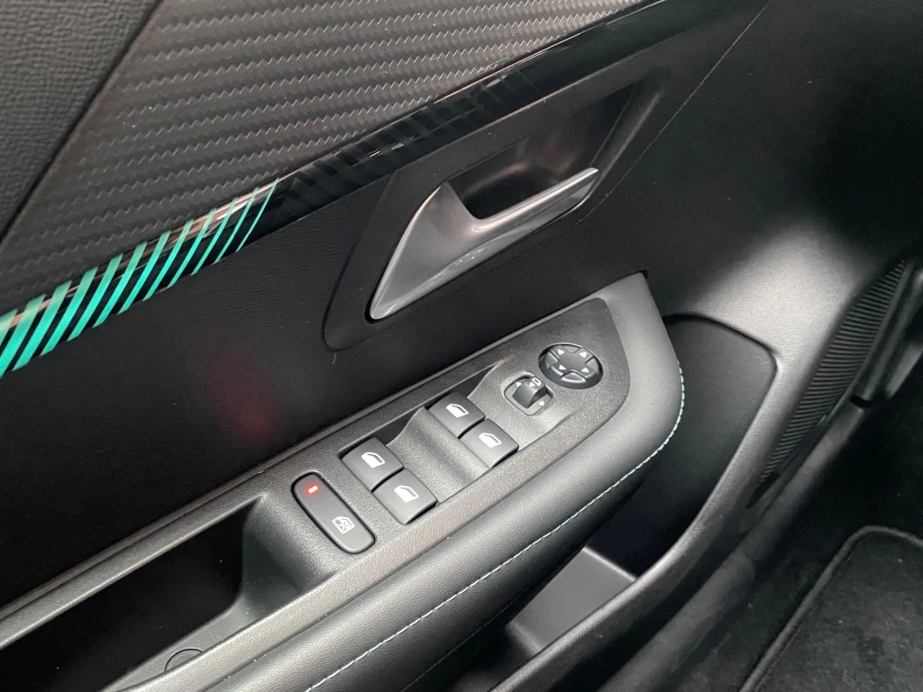 Hoofdafbeelding Peugeot e-208