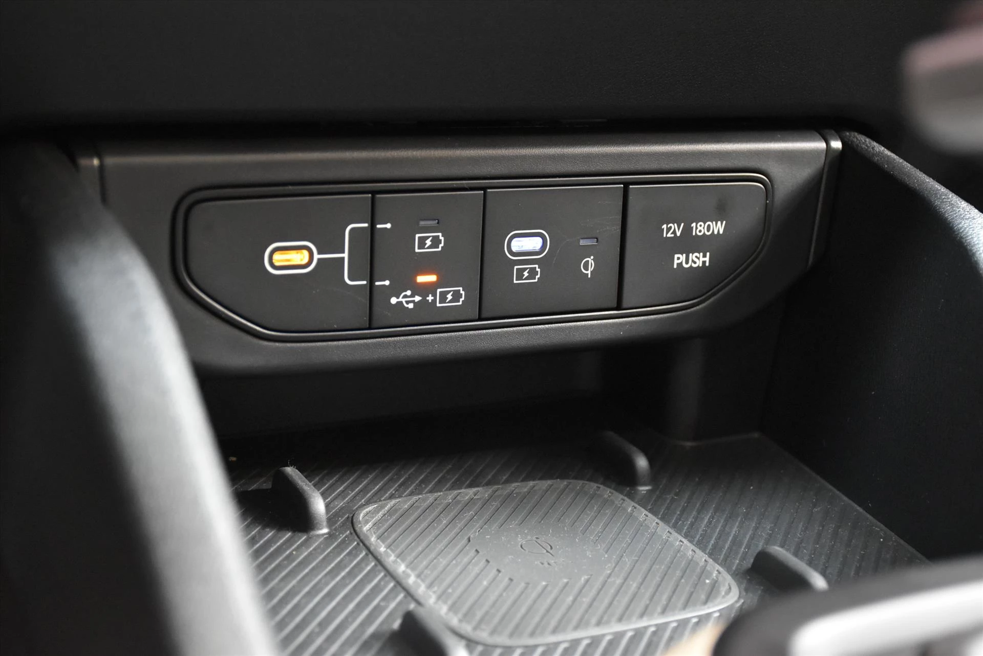 Hoofdafbeelding Kia K4