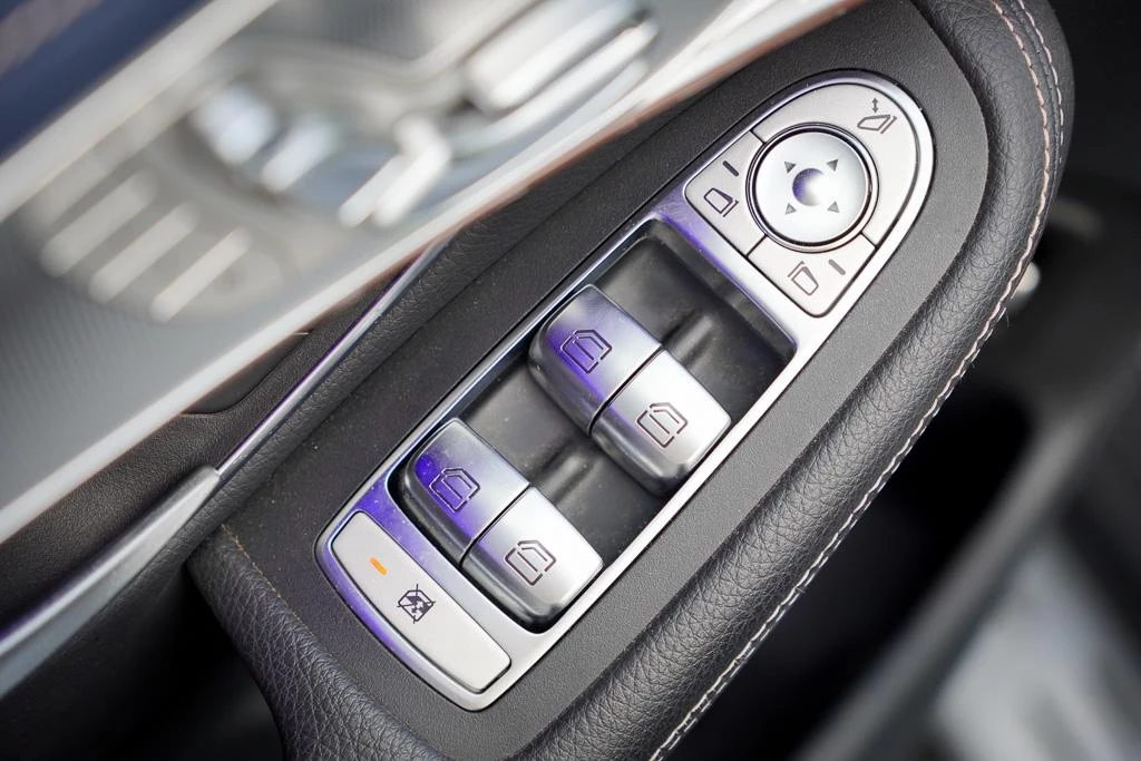 Hoofdafbeelding Mercedes-Benz EQC
