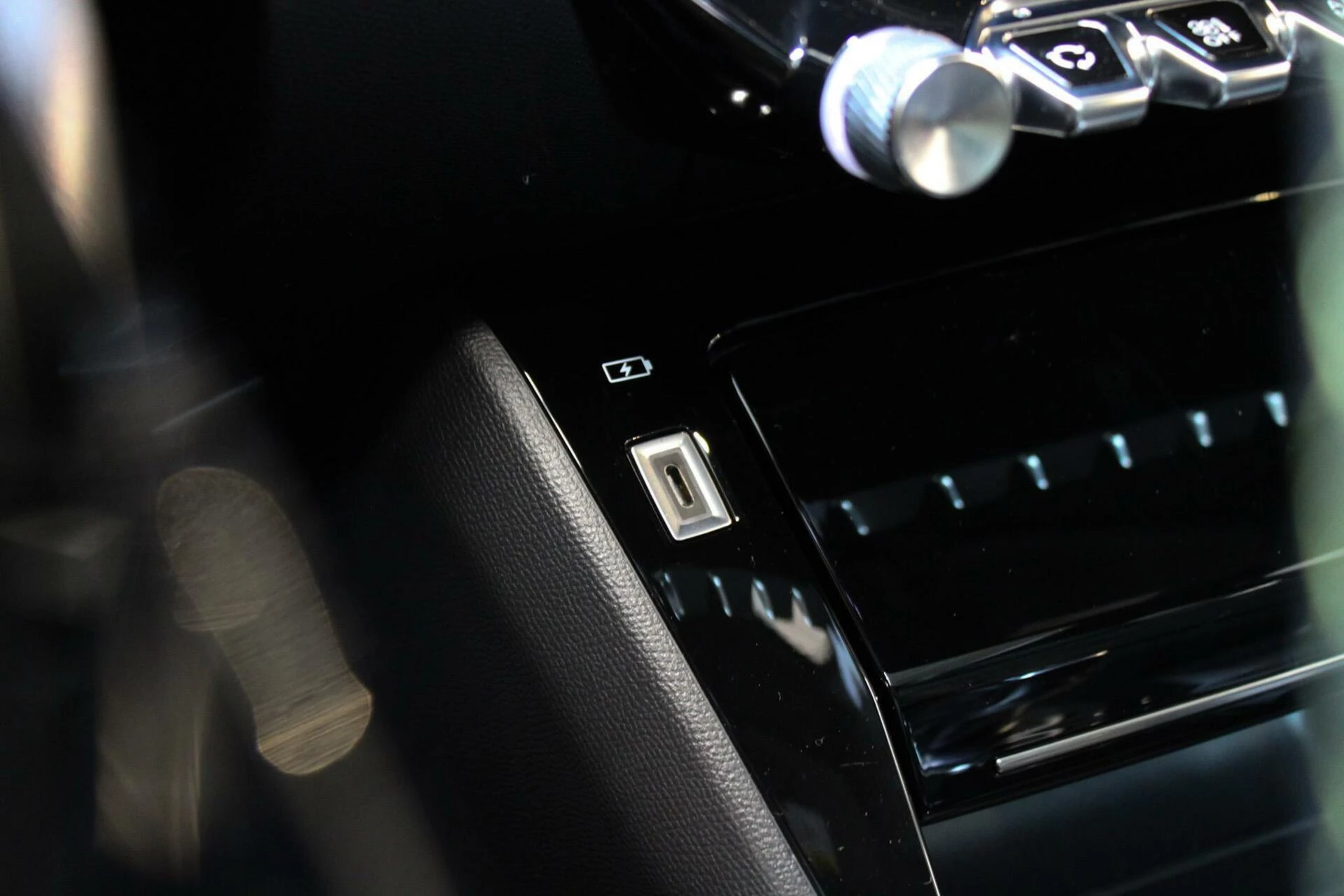 Hoofdafbeelding Peugeot e-208