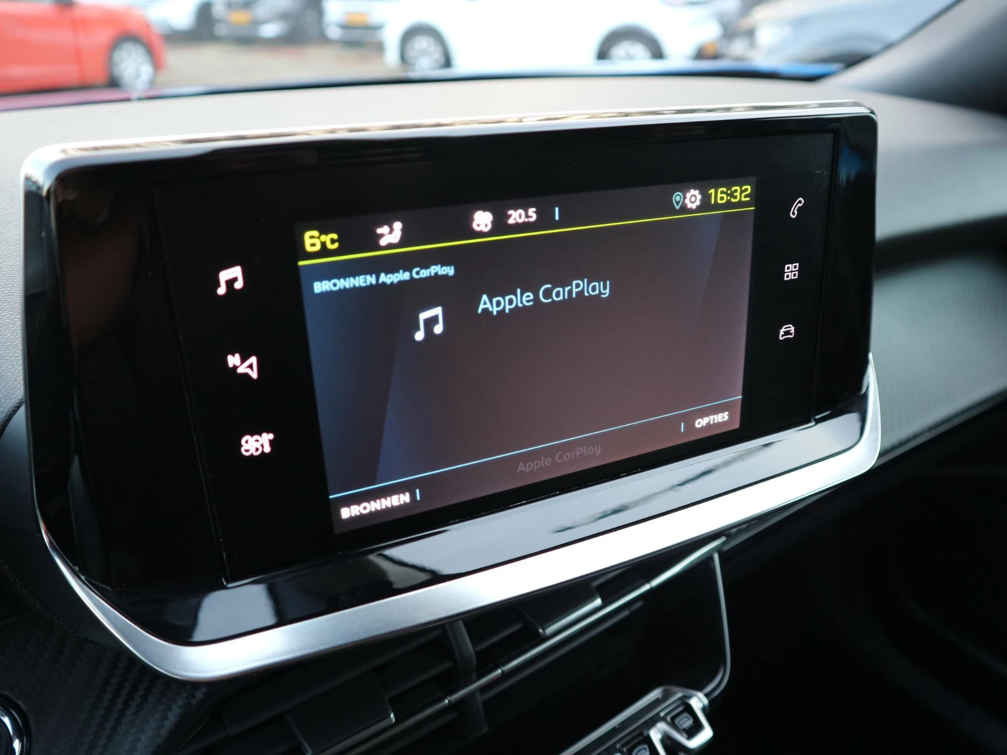 Hoofdafbeelding Peugeot e-2008