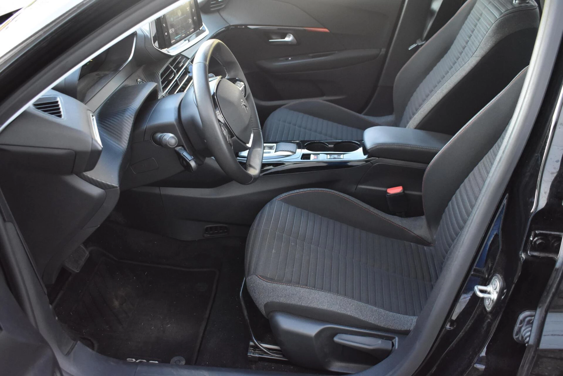 Hoofdafbeelding Peugeot e-208