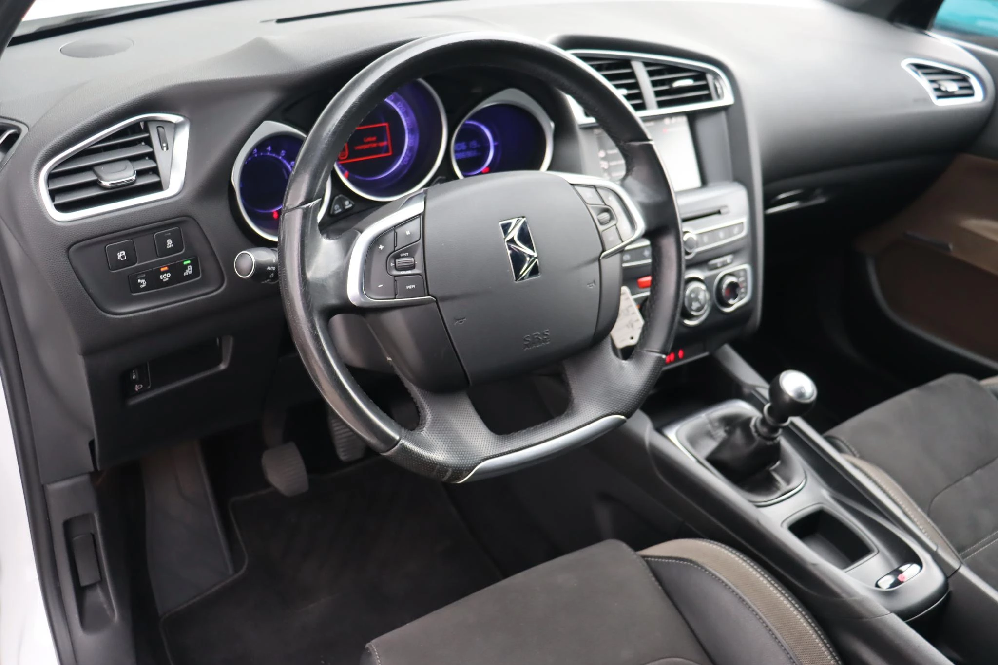 Hoofdafbeelding DS DS 4