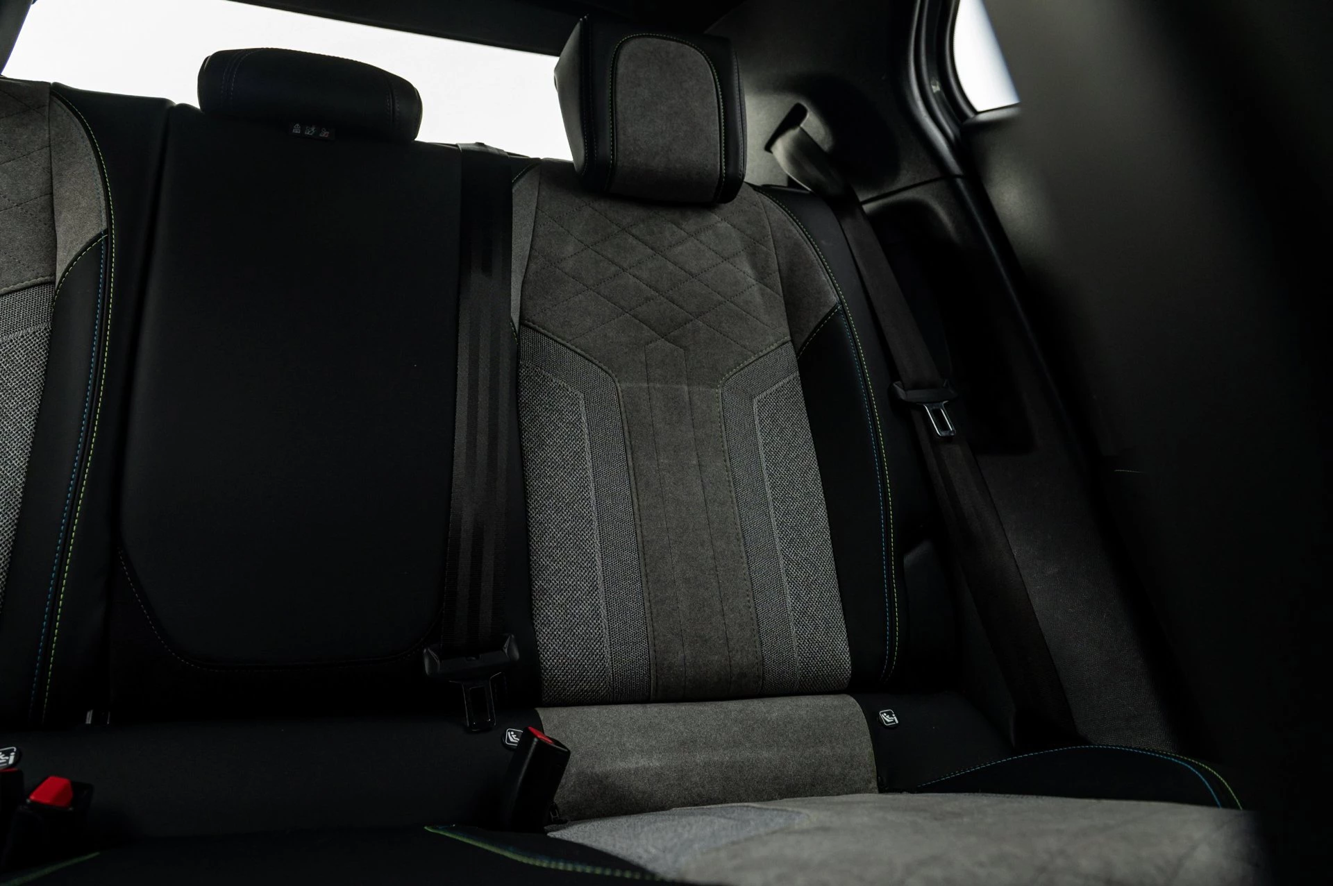 Hoofdafbeelding Peugeot e-2008