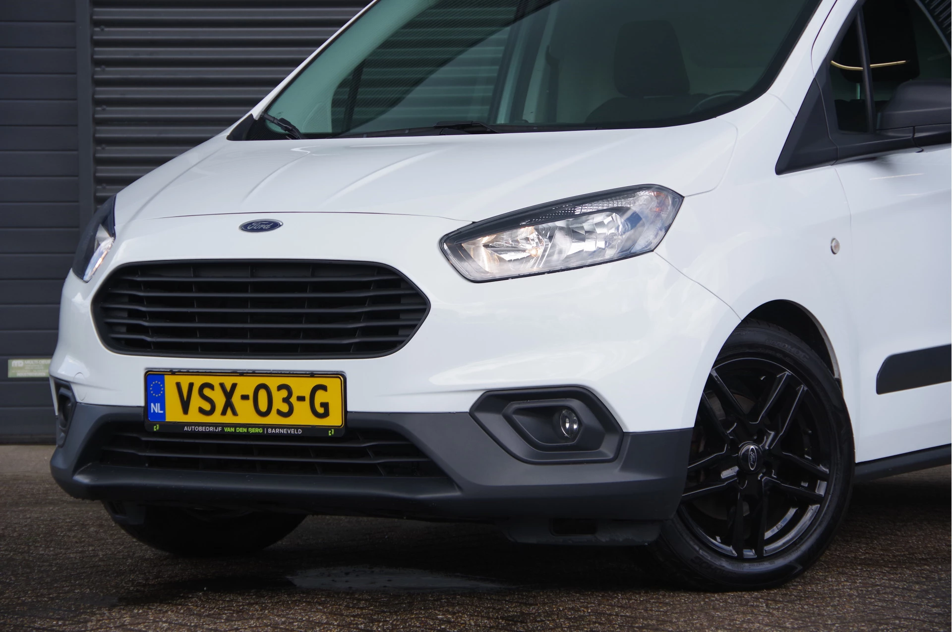 Hoofdafbeelding Ford Transit Courier