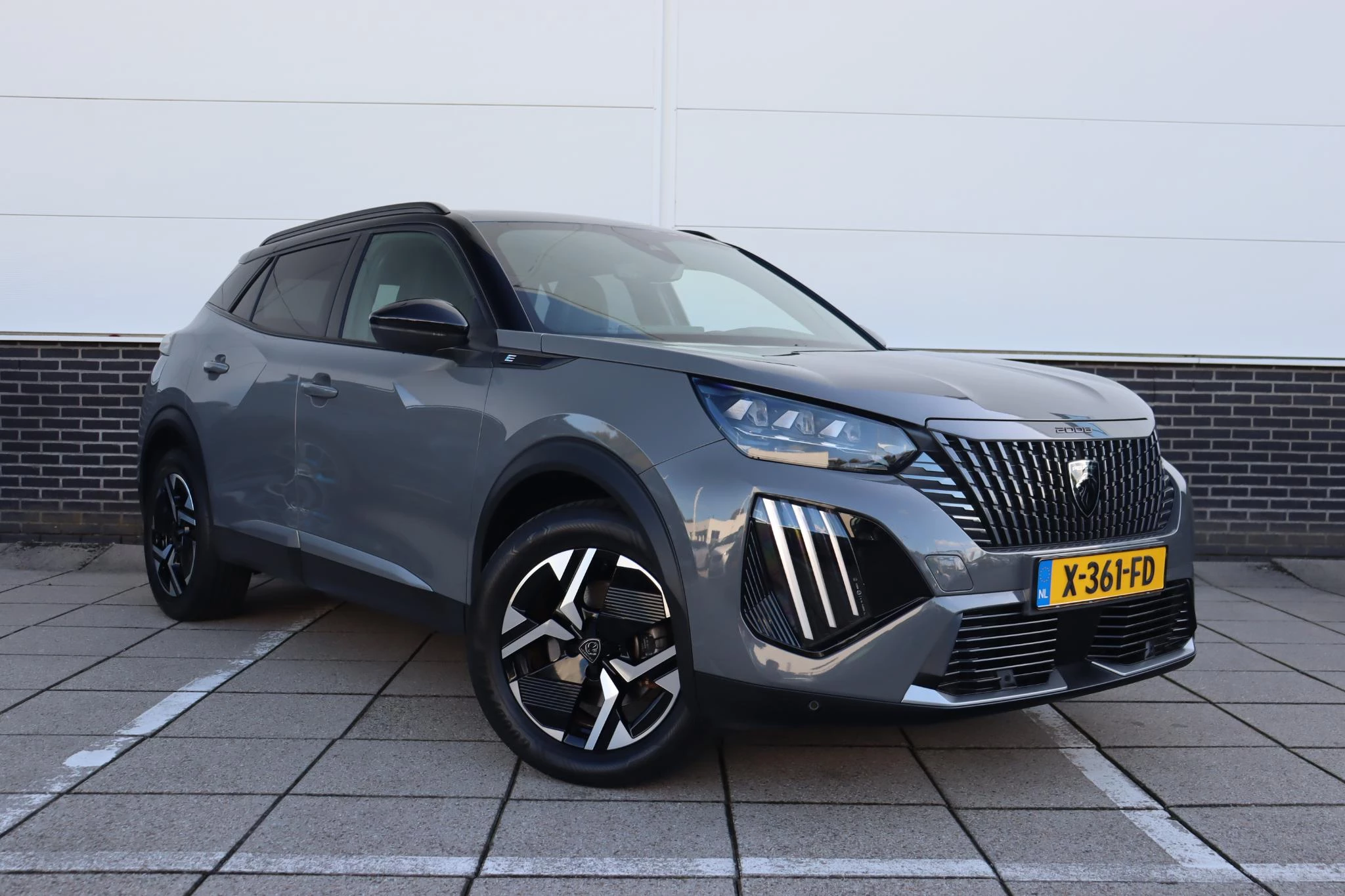 Hoofdafbeelding Peugeot e-2008