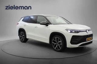 Hoofdafbeelding Volkswagen Tayron Volkswagen Tayron 1.5 eTSI R-Line Edition 7 Persoons Automaat - Carplay, Camera, Stoelverw.