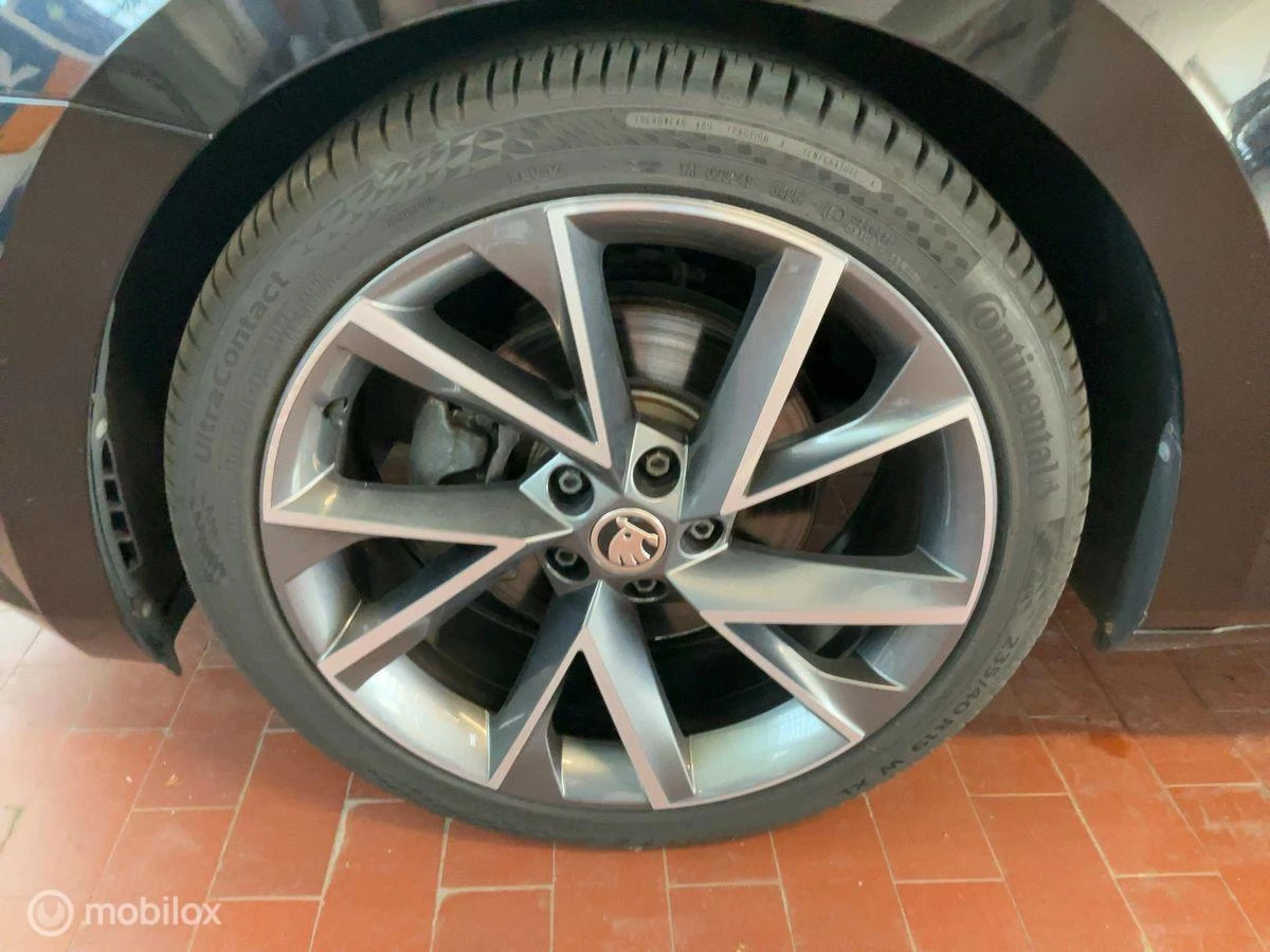 Hoofdafbeelding Škoda Superb