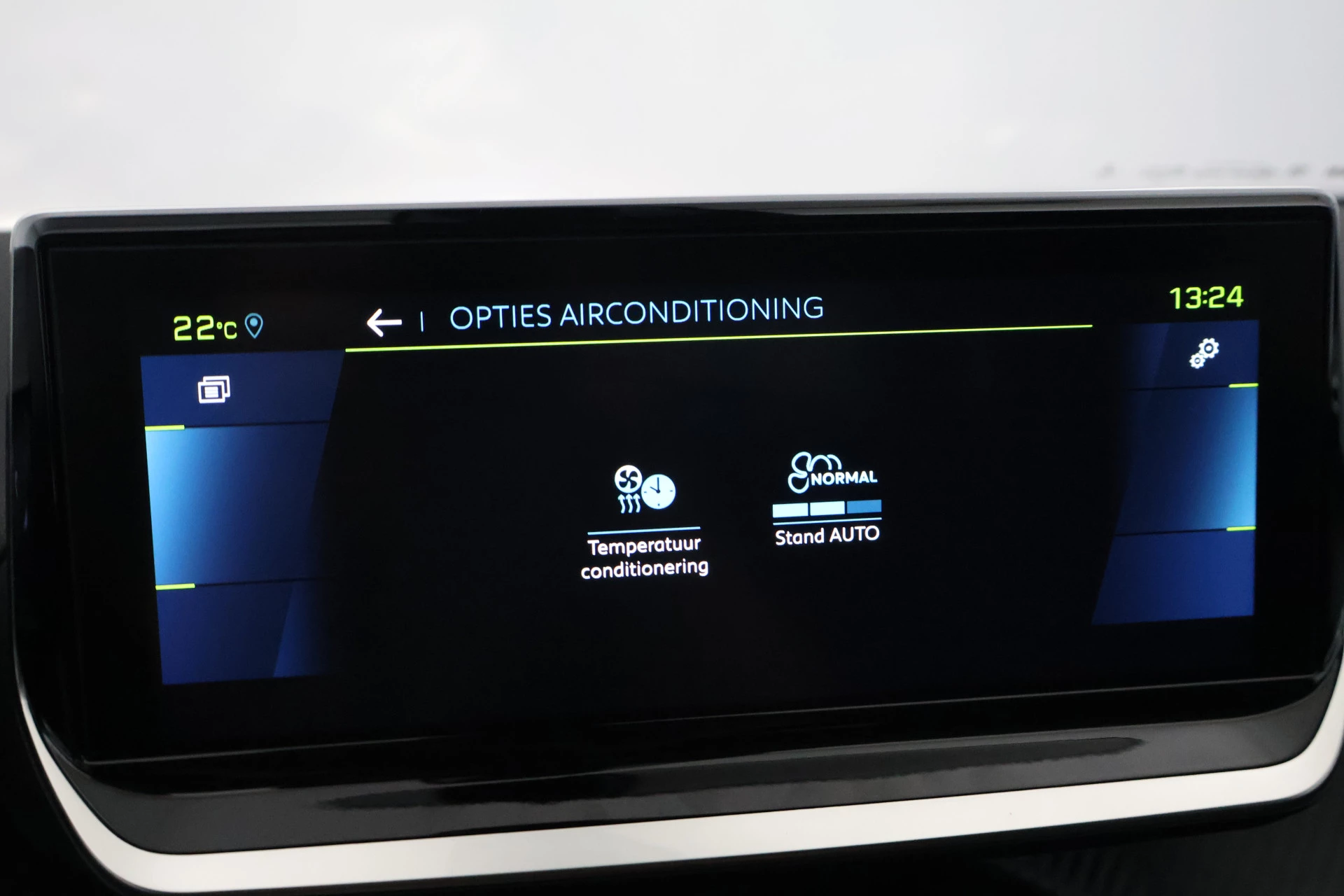 Hoofdafbeelding Peugeot e-2008