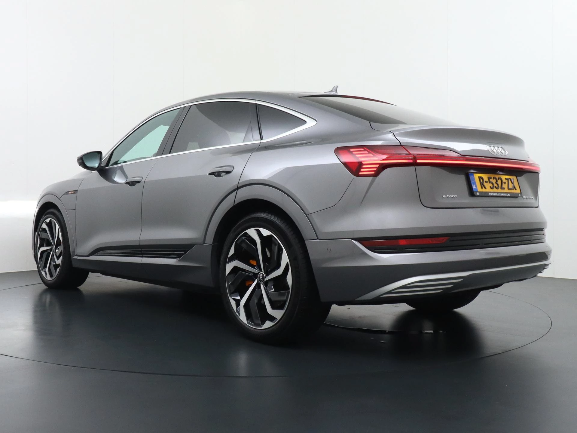 Hoofdafbeelding Audi e-tron