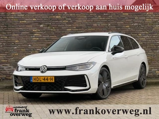 Hoofdafbeelding Volkswagen Passat Volkswagen Passat 1.5 eTSI R-Line Massage stoelen 360 Camera Black Style