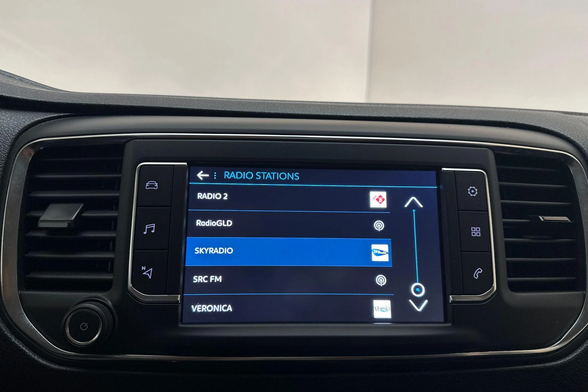 Hoofdafbeelding Peugeot Traveller