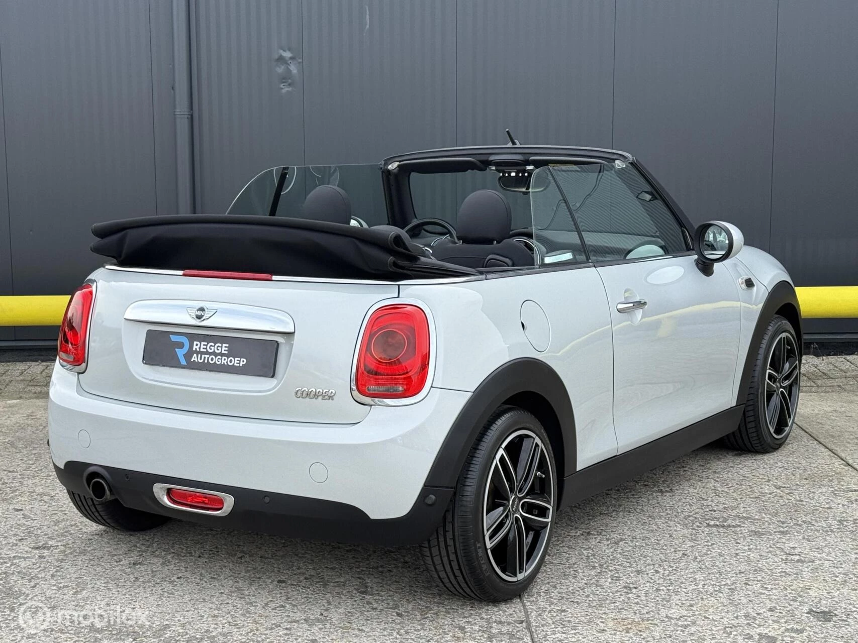 Hoofdafbeelding MINI Cooper Cabrio