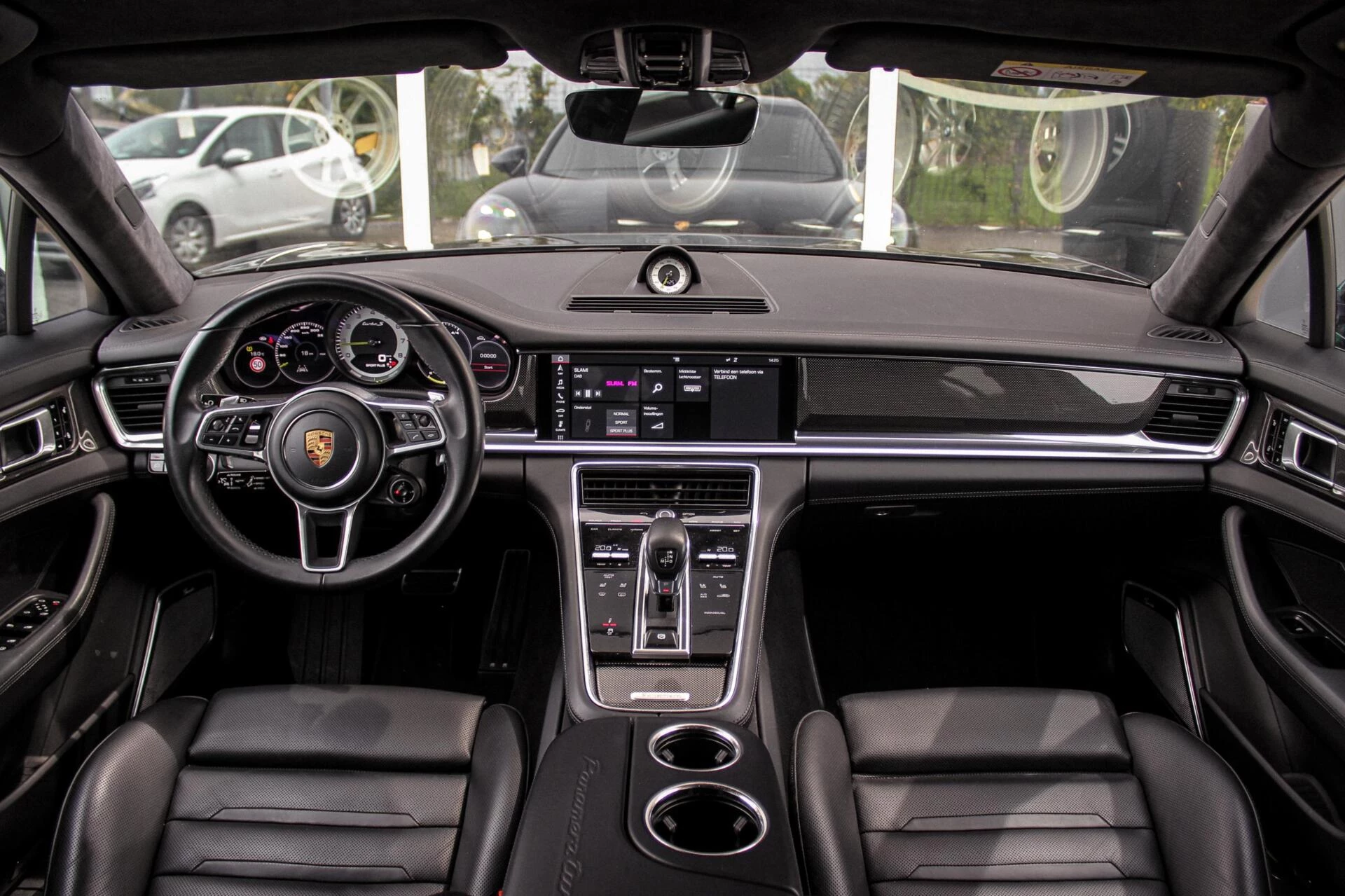 Hoofdafbeelding Porsche Panamera