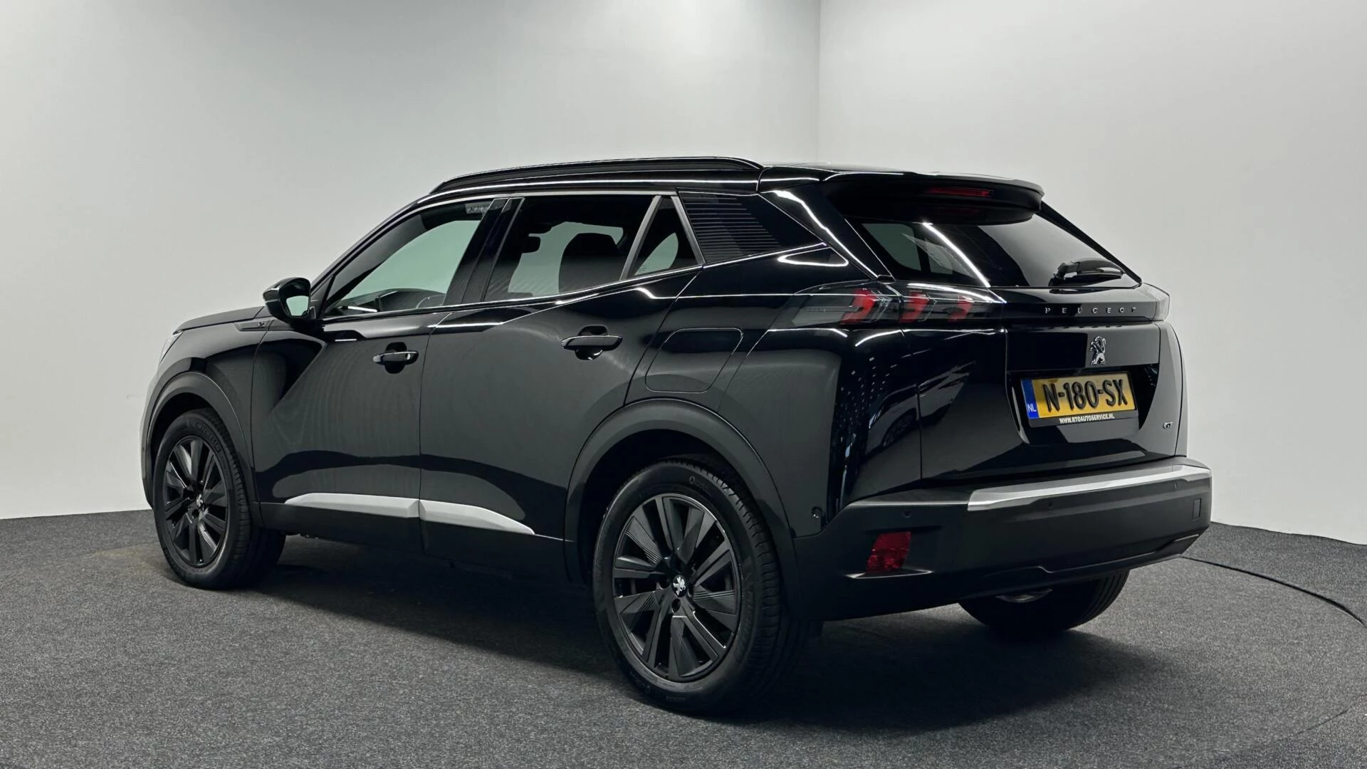 Hoofdafbeelding Peugeot e-2008