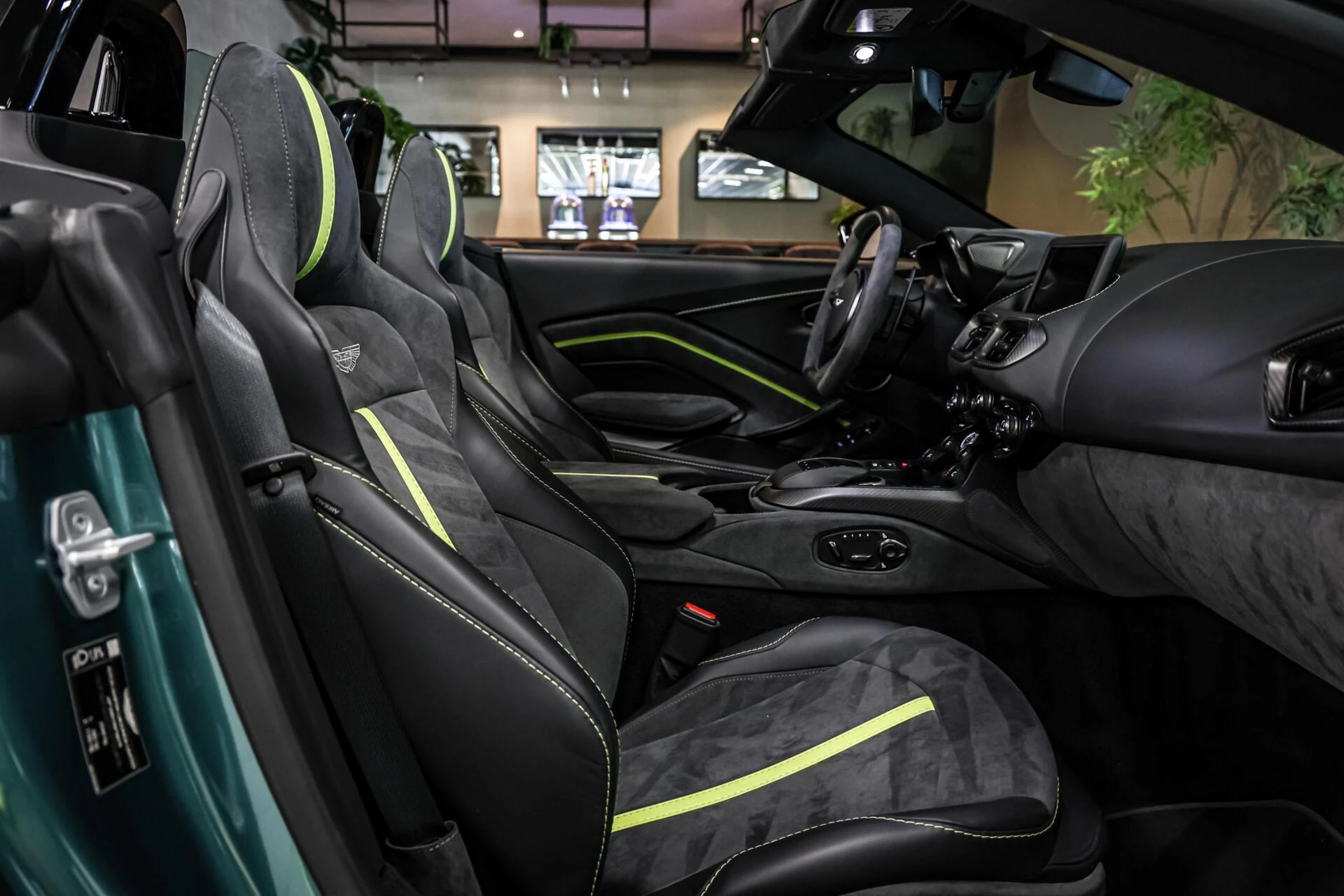 Hoofdafbeelding Aston Martin V8 Vantage