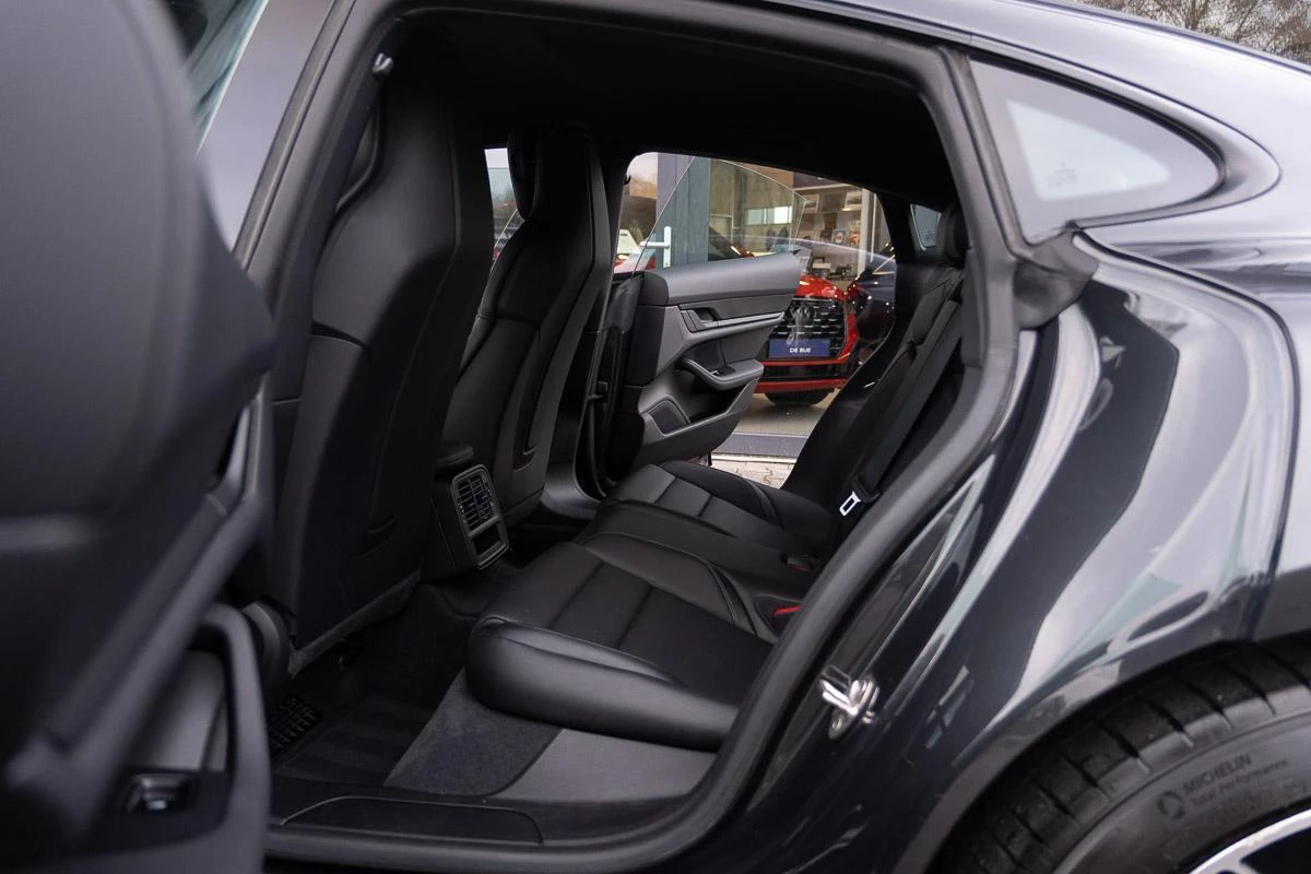 Hoofdafbeelding Porsche Taycan