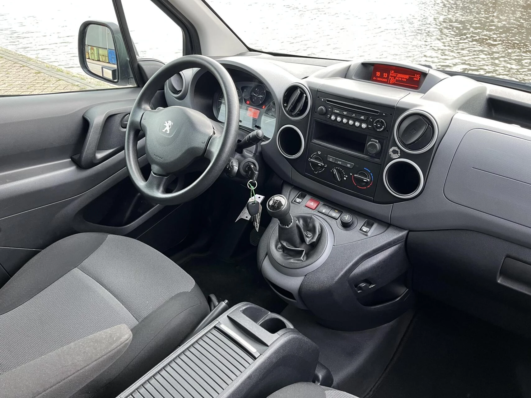 Hoofdafbeelding Peugeot Partner