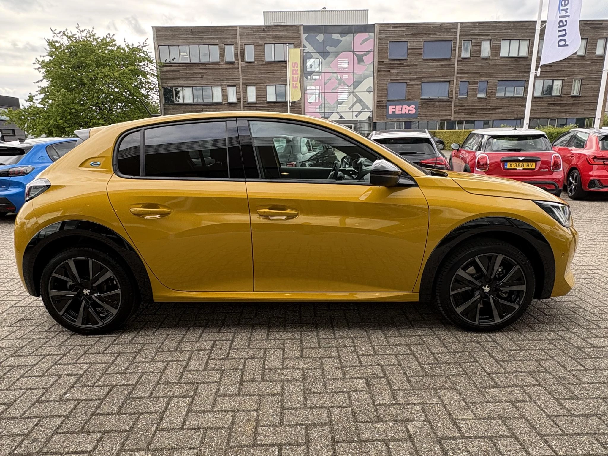 Hoofdafbeelding Peugeot e-208