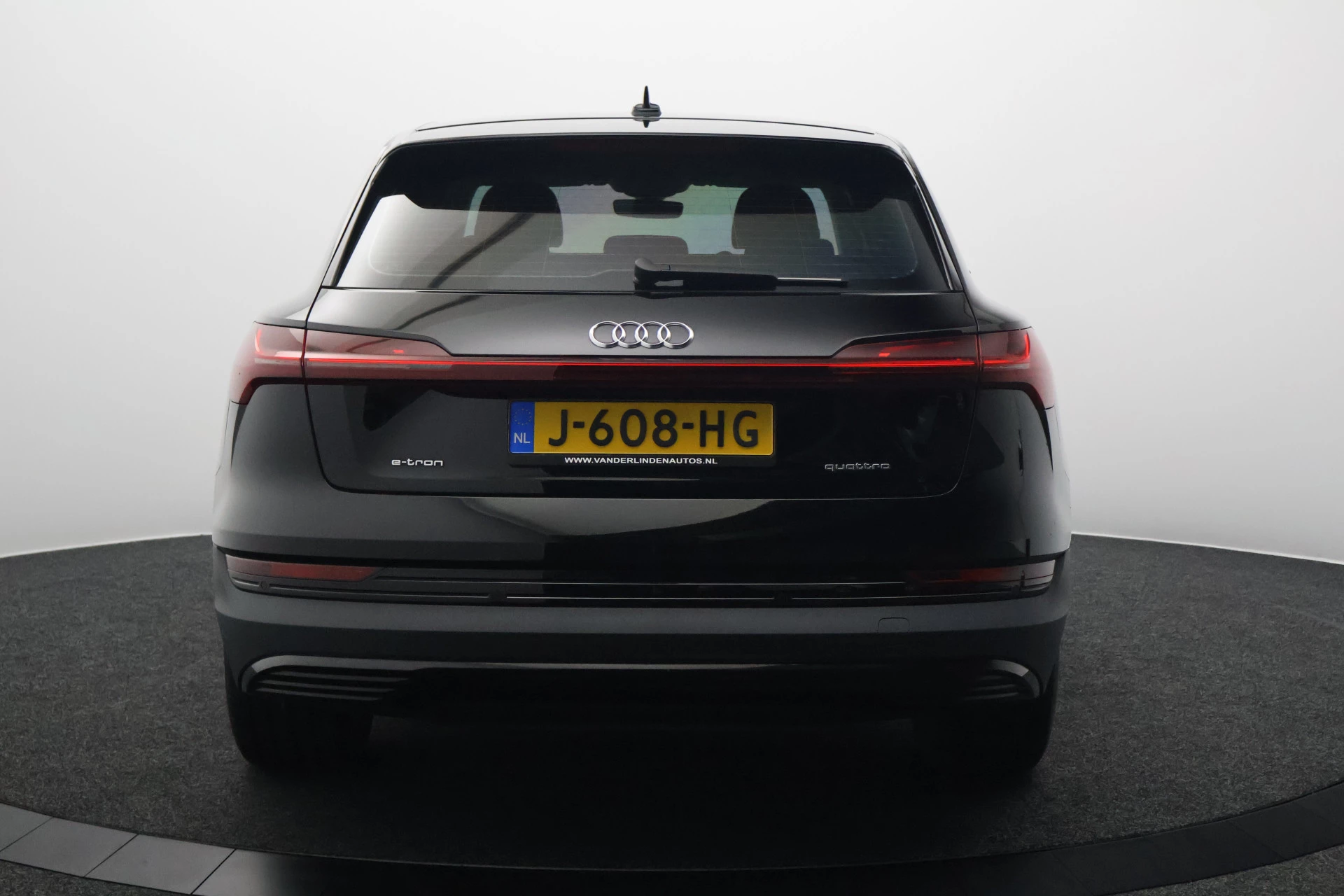 Hoofdafbeelding Audi e-tron