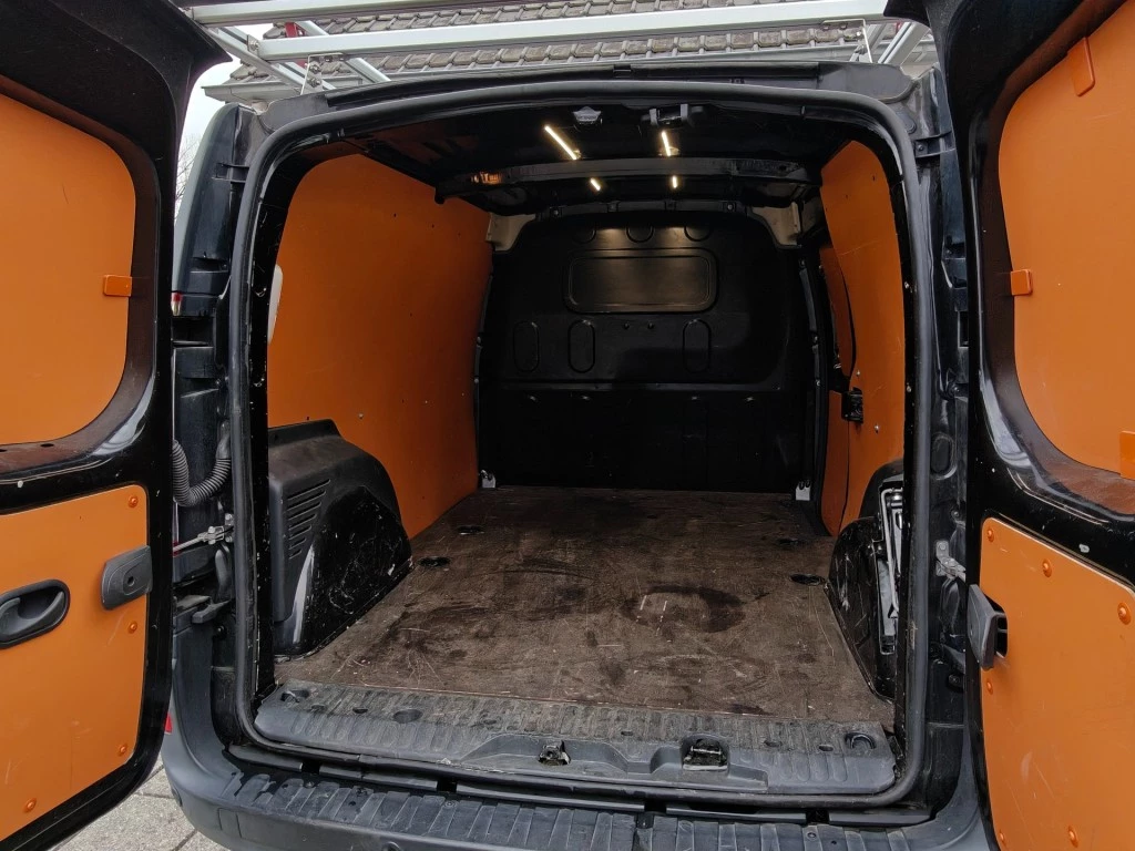 Hoofdafbeelding Nissan NV250