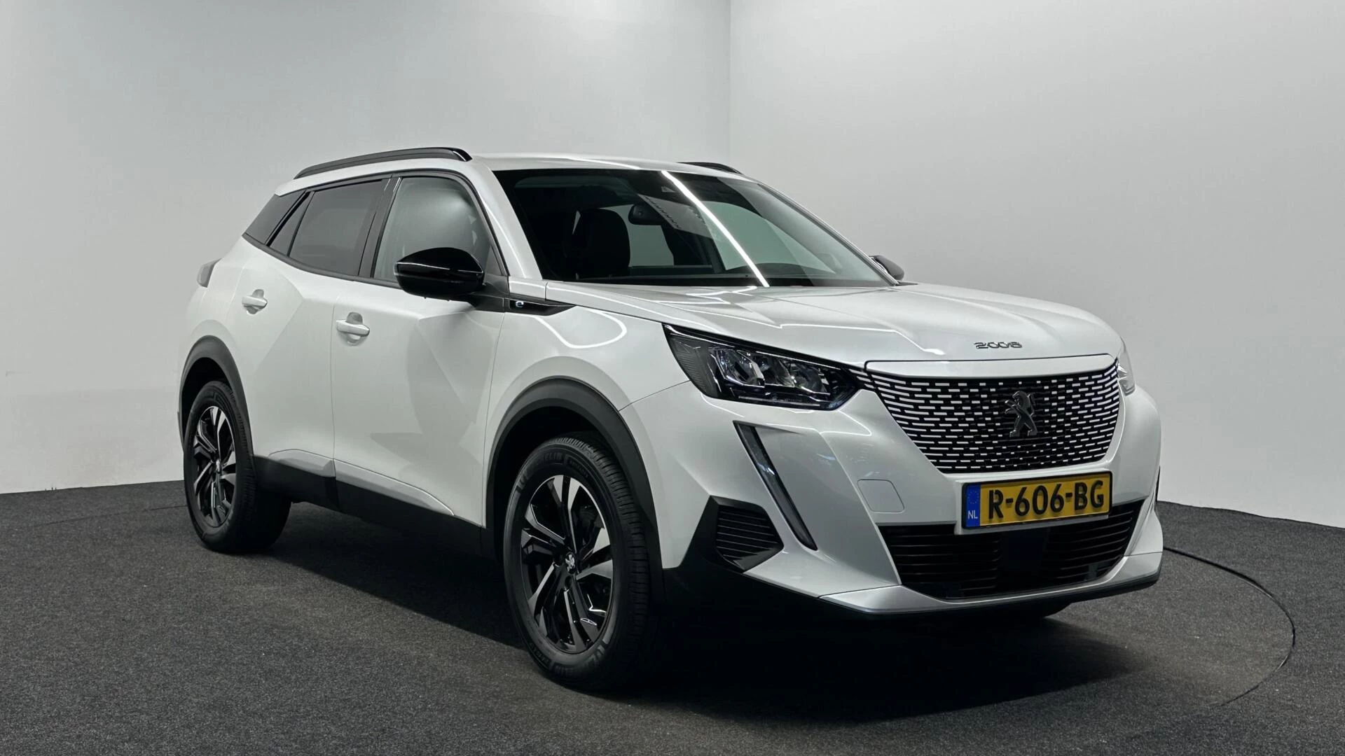 Hoofdafbeelding Peugeot e-2008