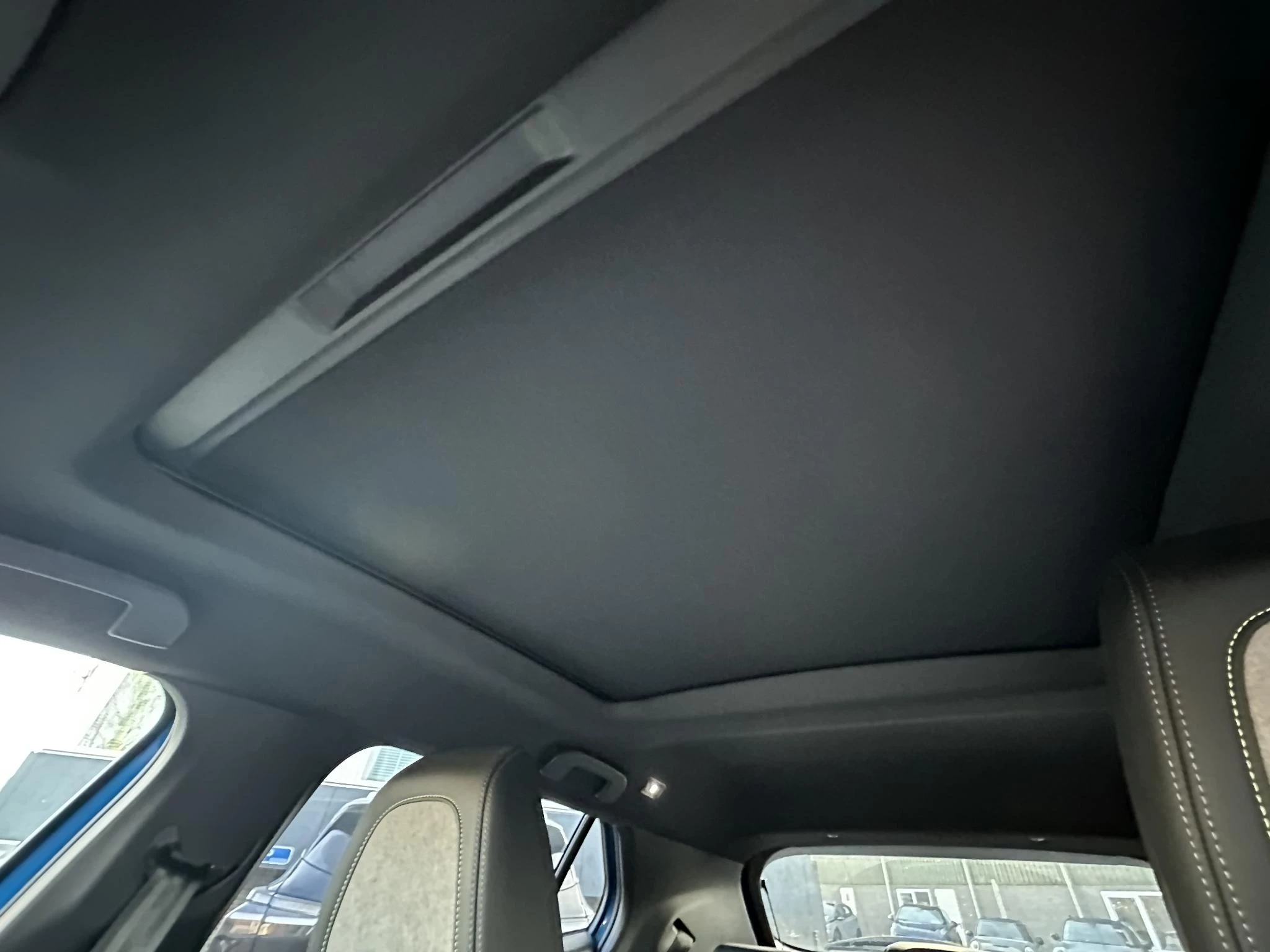 Hoofdafbeelding Peugeot e-2008