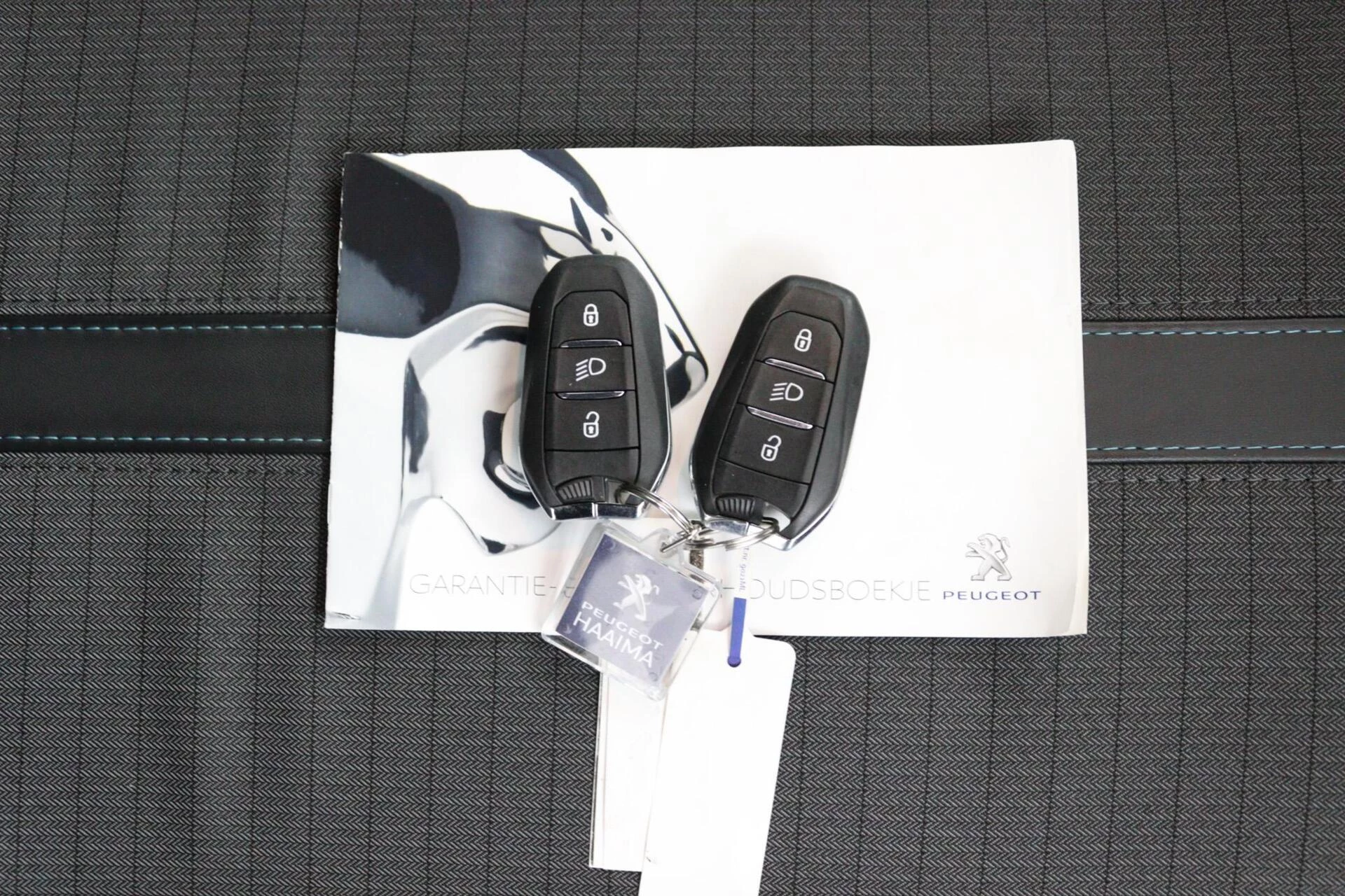 Hoofdafbeelding Peugeot e-208