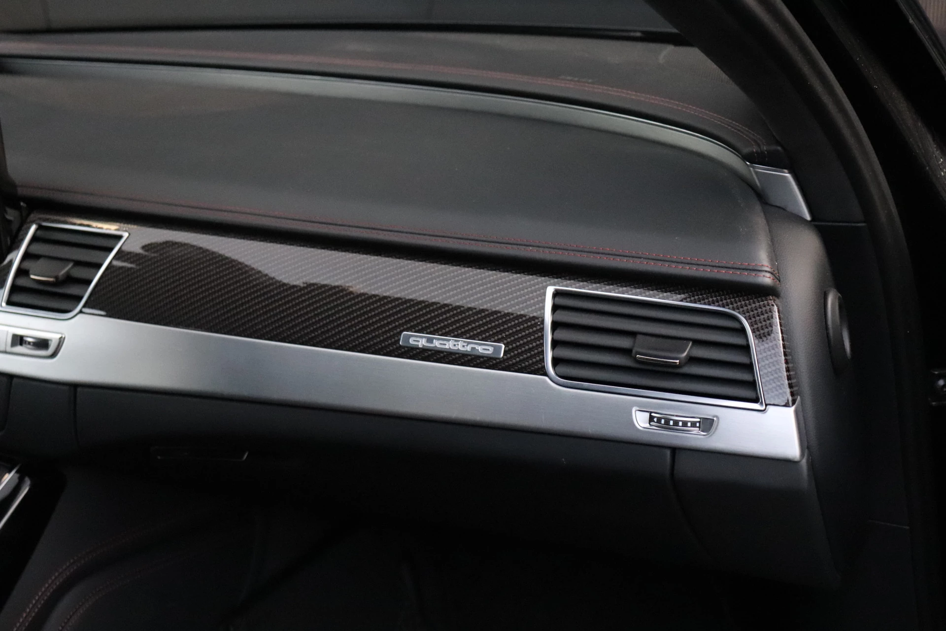 Hoofdafbeelding Audi A8