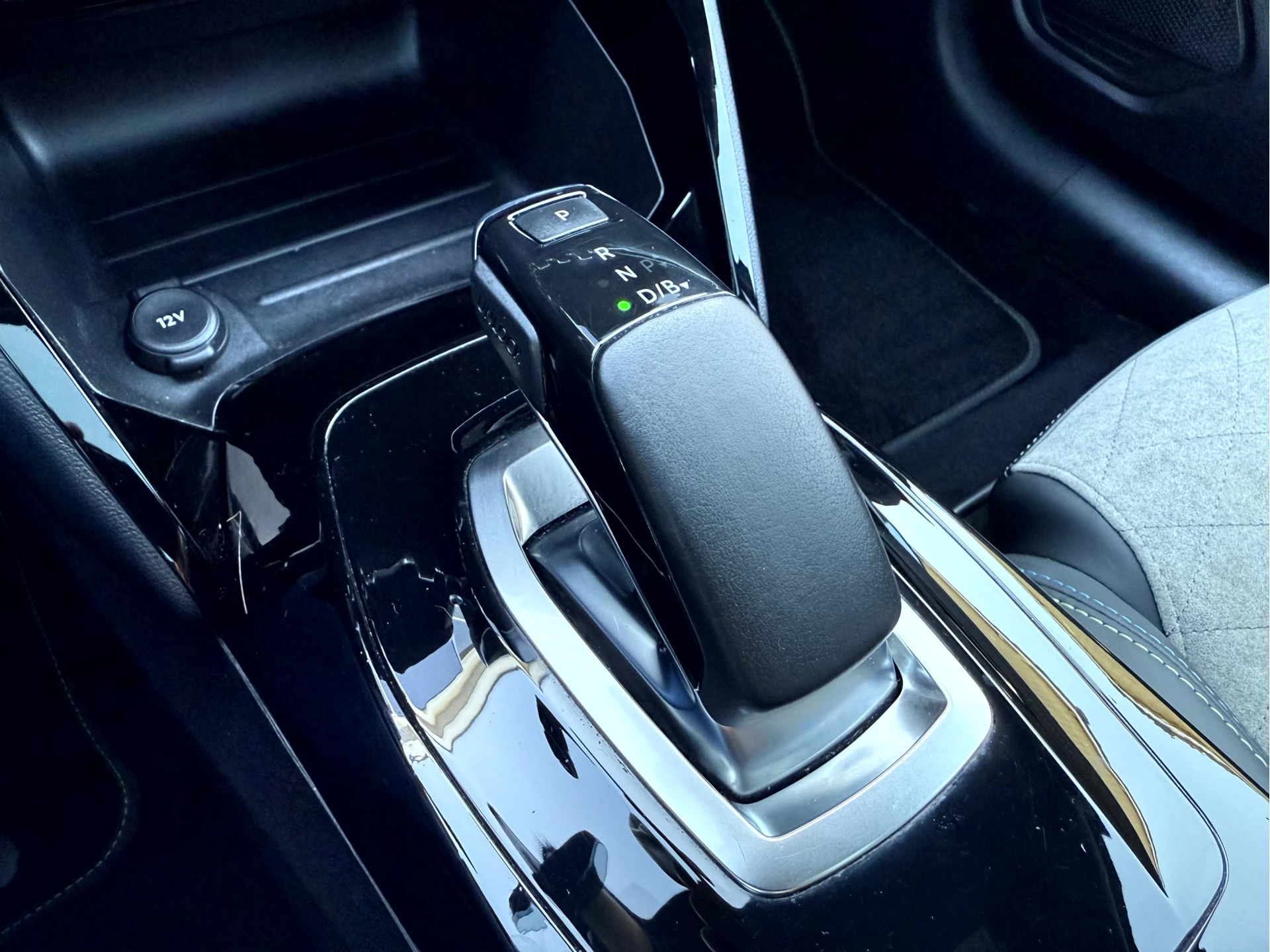Hoofdafbeelding Peugeot e-208