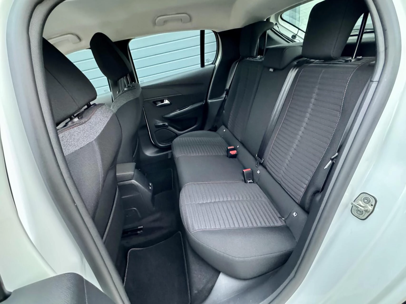 Hoofdafbeelding Peugeot e-208