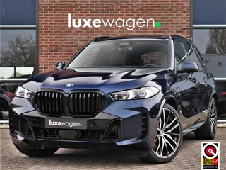 Hoofdafbeelding BMW X5 BMW X5 xDrive50e M-Sport Pano ACC Comf-seat Trekh 360 H/K Soft-cl BTW-AUTO!