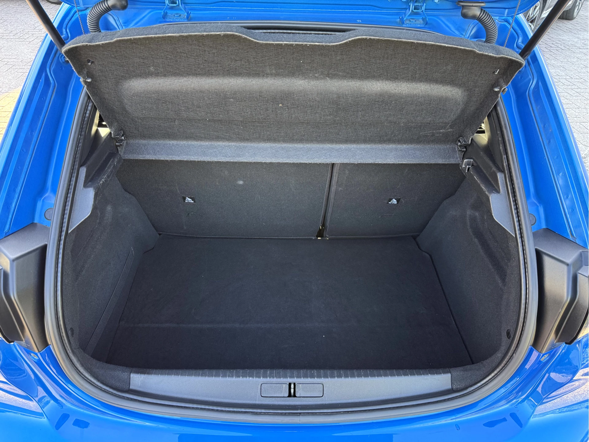 Hoofdafbeelding Peugeot e-208