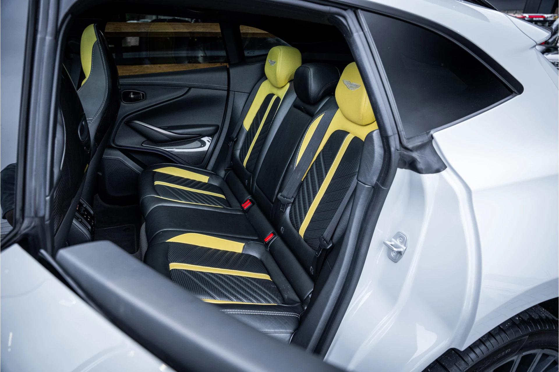 Hoofdafbeelding Aston Martin DBX