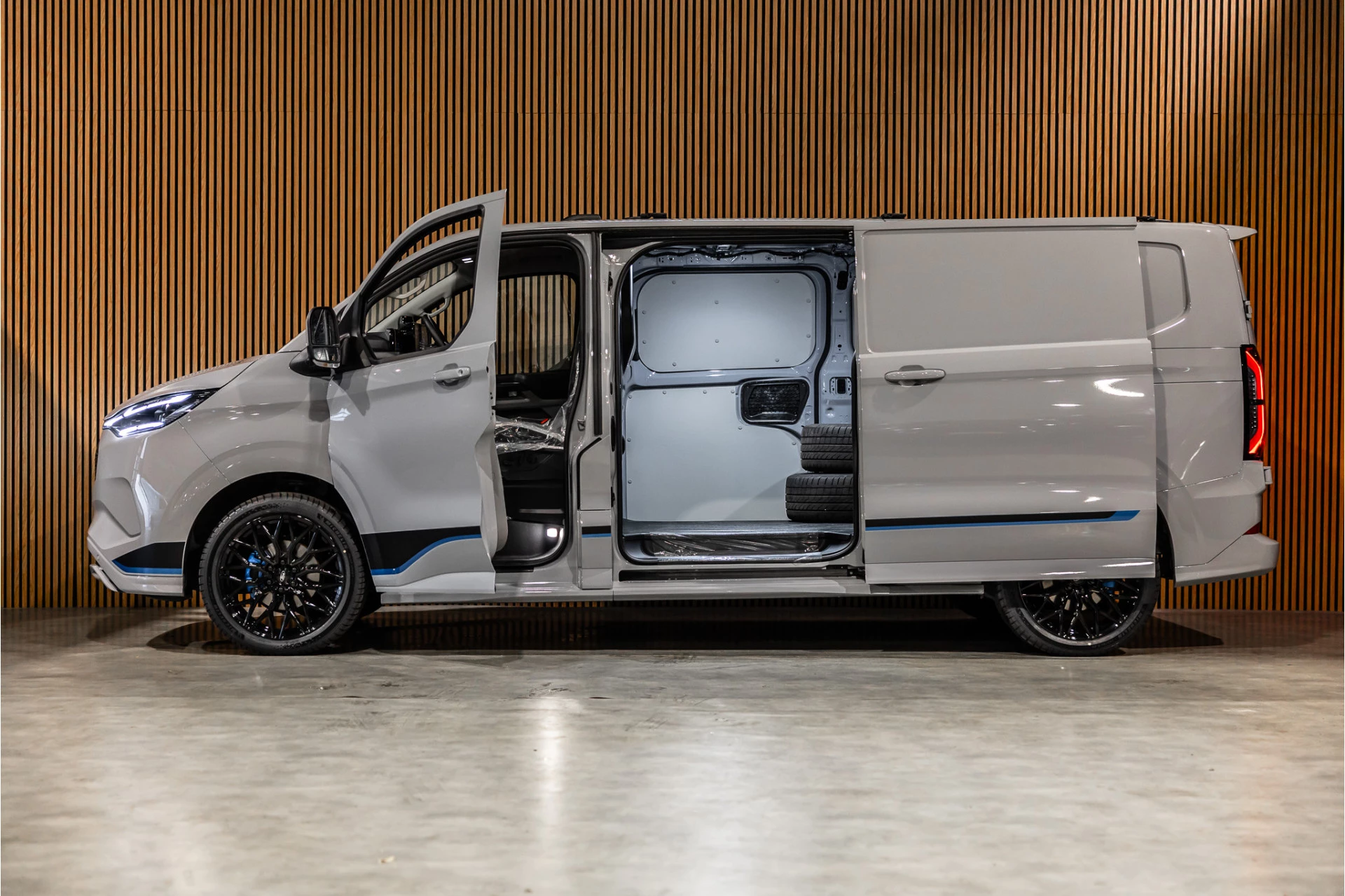 Hoofdafbeelding Ford E-Transit Custom