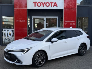 Hoofdafbeelding Toyota Corolla Touring Sports Toyota Corolla Touring Sports Hybrid 140 Business Plus NIEUW DIRECT LEVERBAAR PARK-SENSOREN KEYLESS STOELVERW GETINT GLAS BI-LED