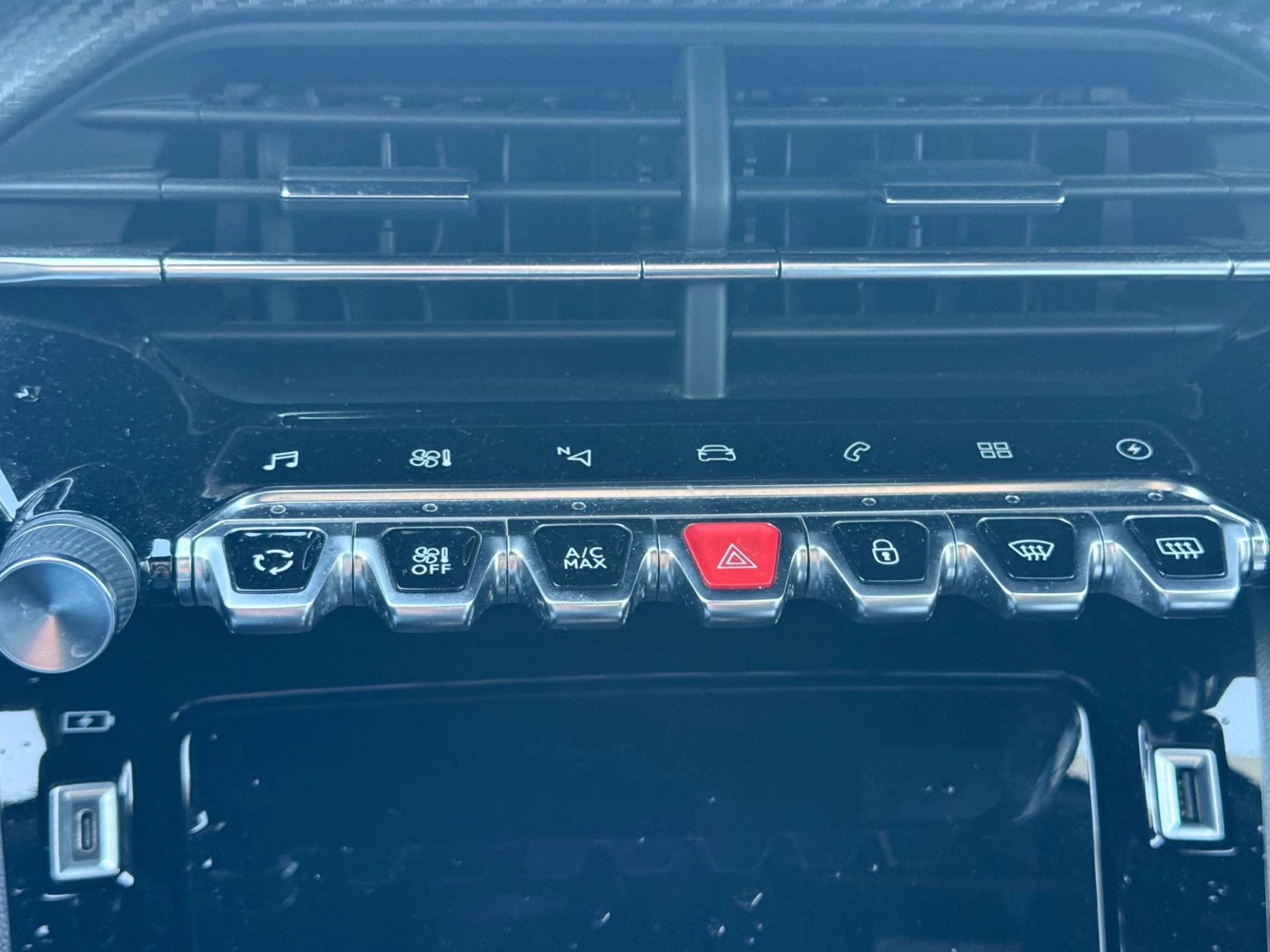 Hoofdafbeelding Peugeot e-2008