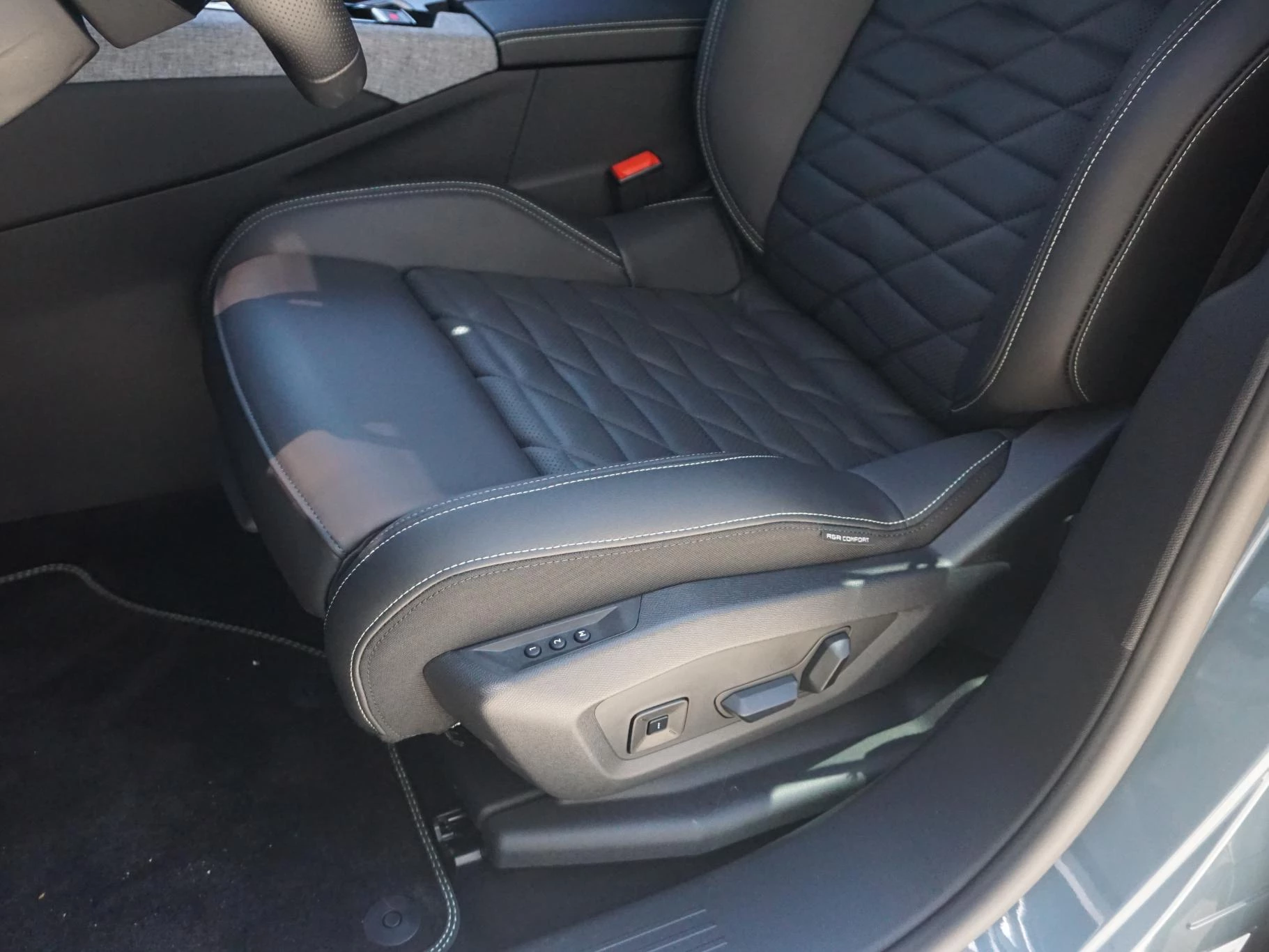 Hoofdafbeelding Peugeot e-5008