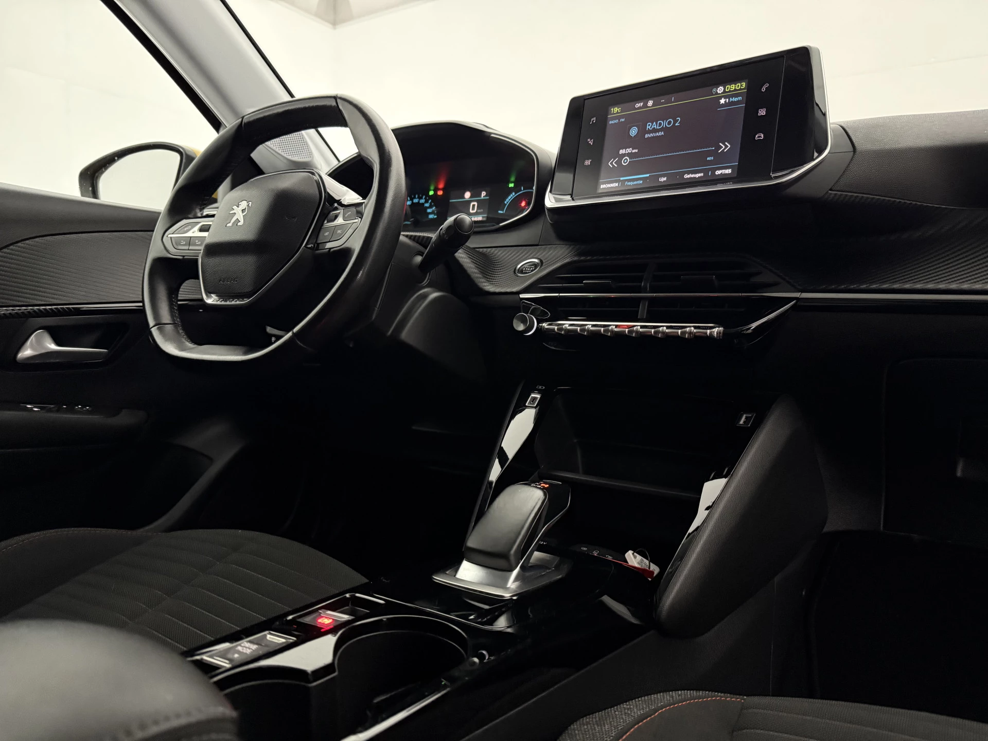 Hoofdafbeelding Peugeot e-208