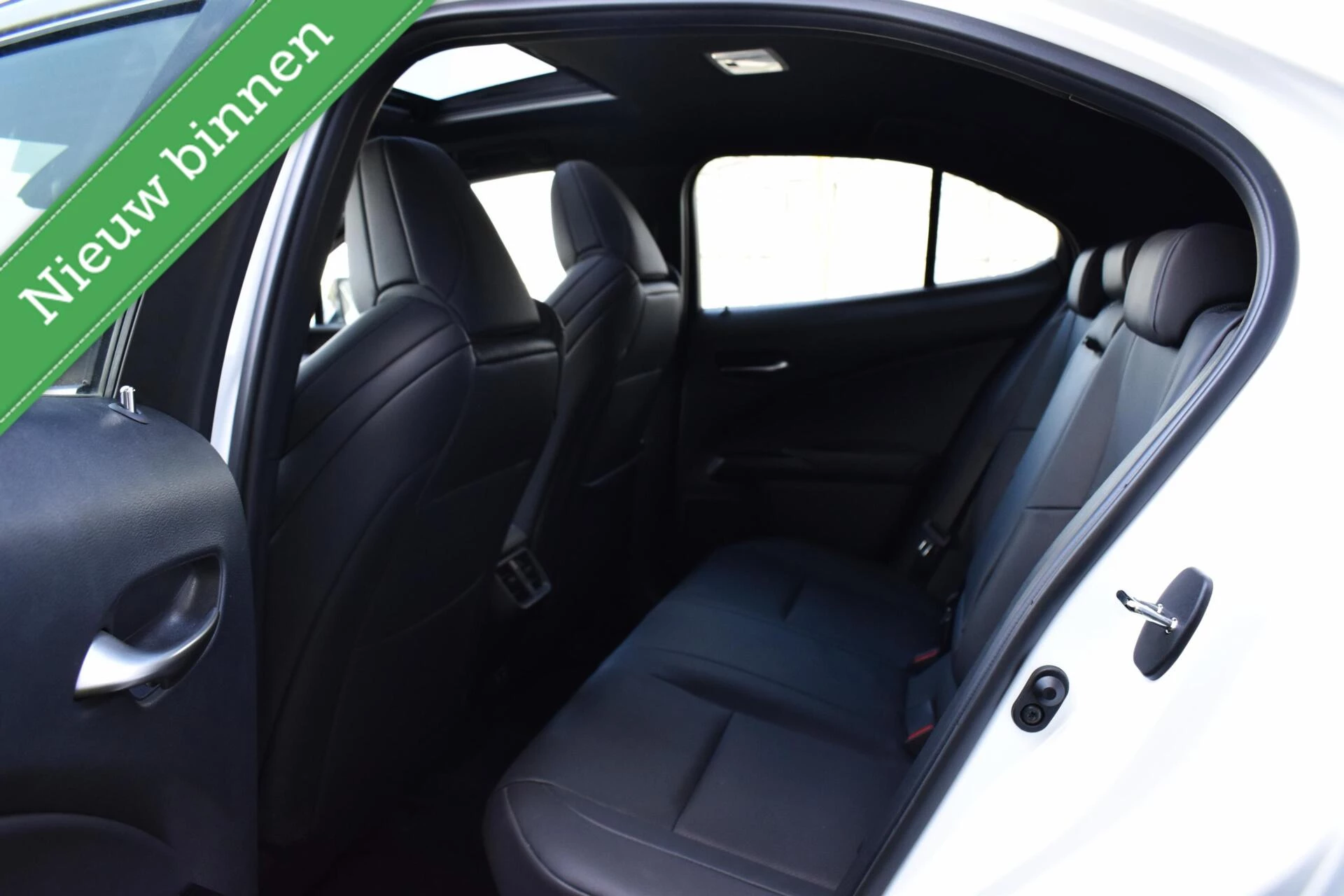 Hoofdafbeelding Lexus UX