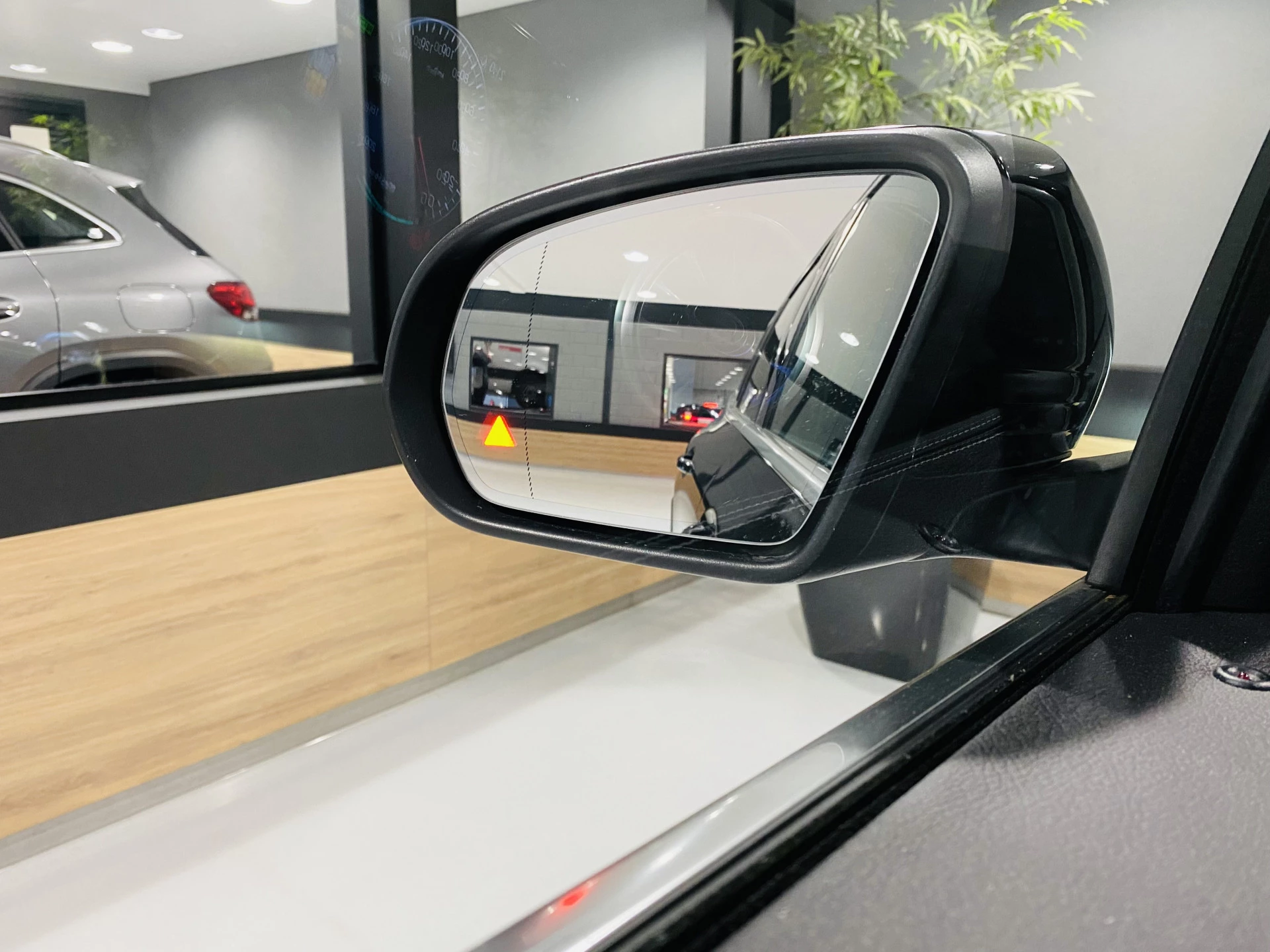 Hoofdafbeelding Mercedes-Benz EQA