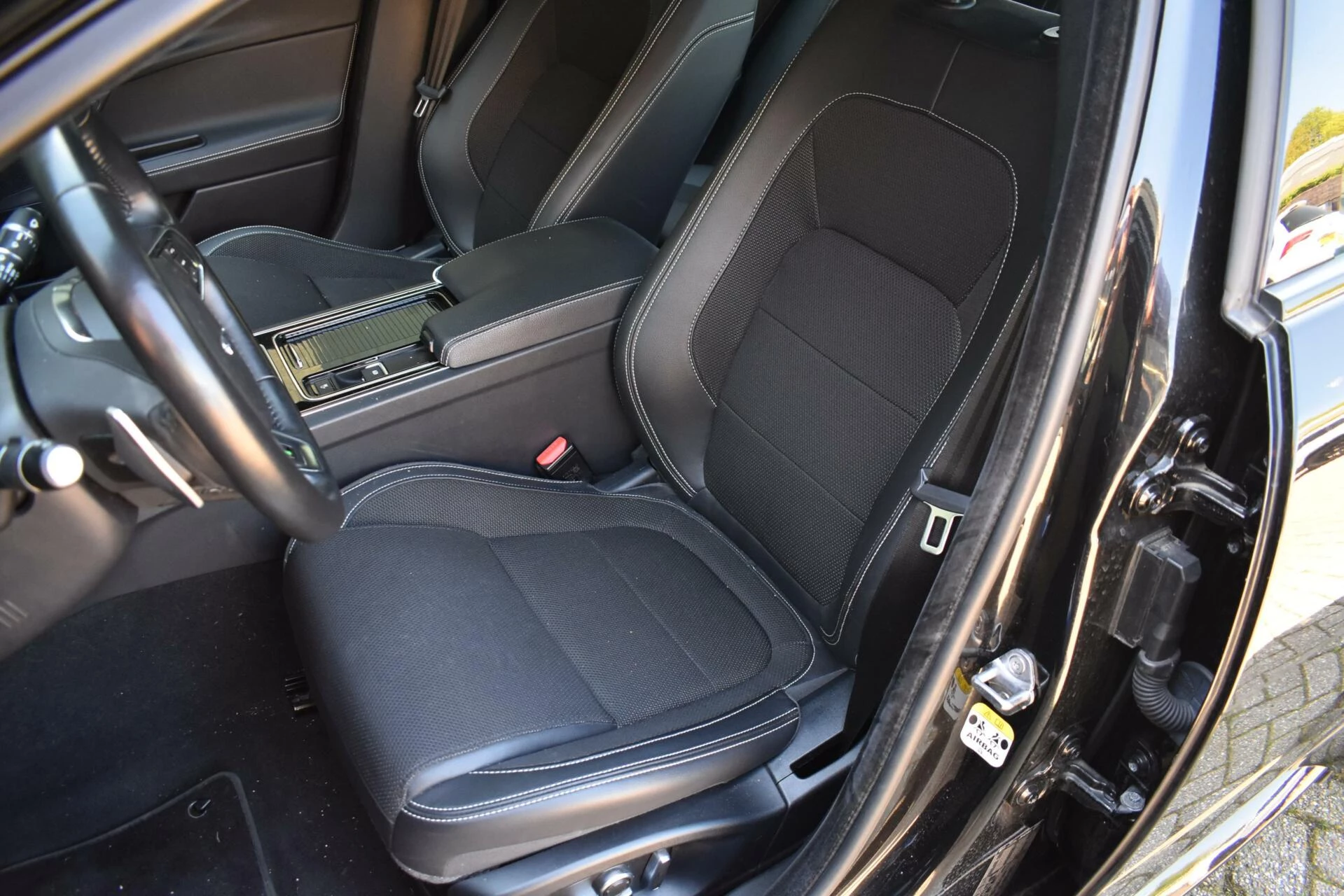 Hoofdafbeelding Jaguar XE
