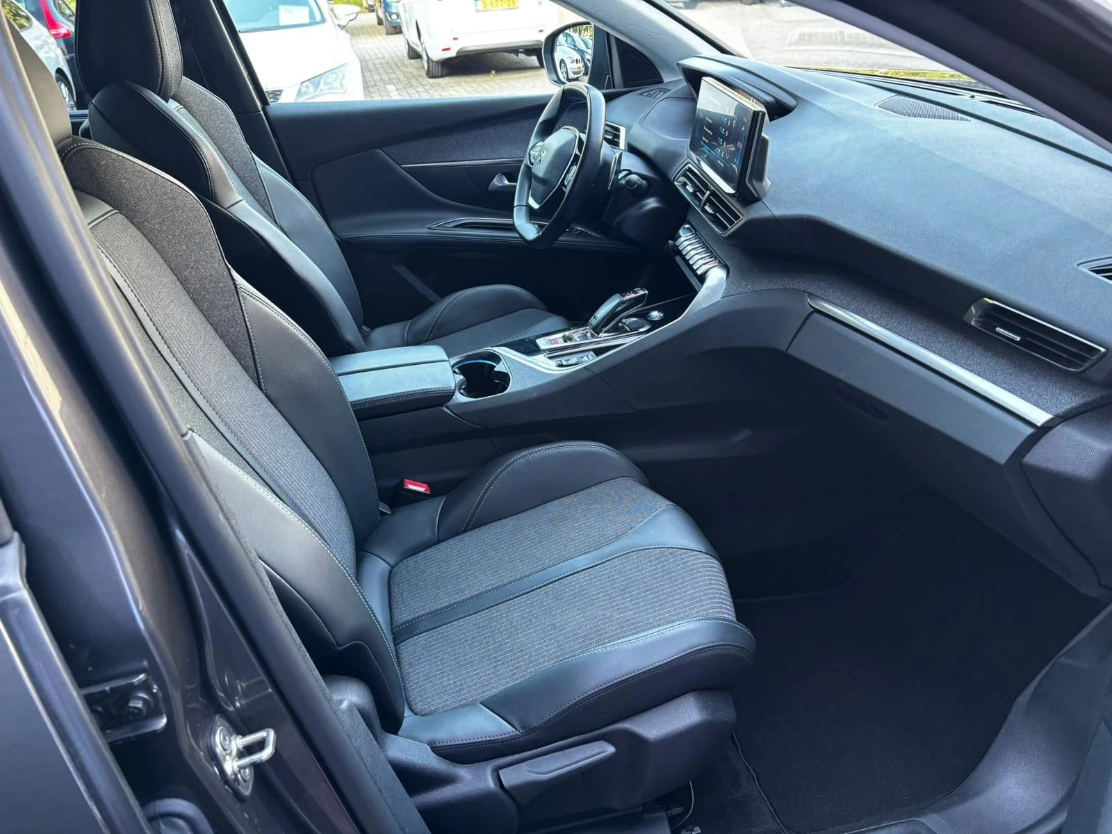 Hoofdafbeelding Peugeot 5008