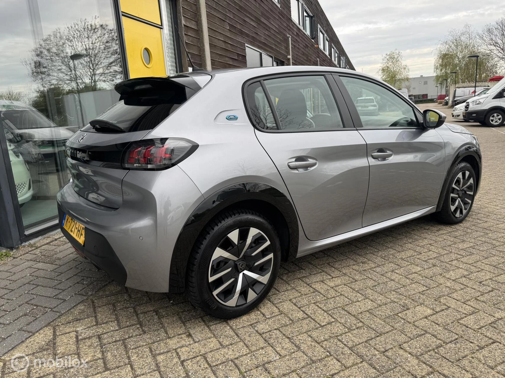 Hoofdafbeelding Peugeot e-208